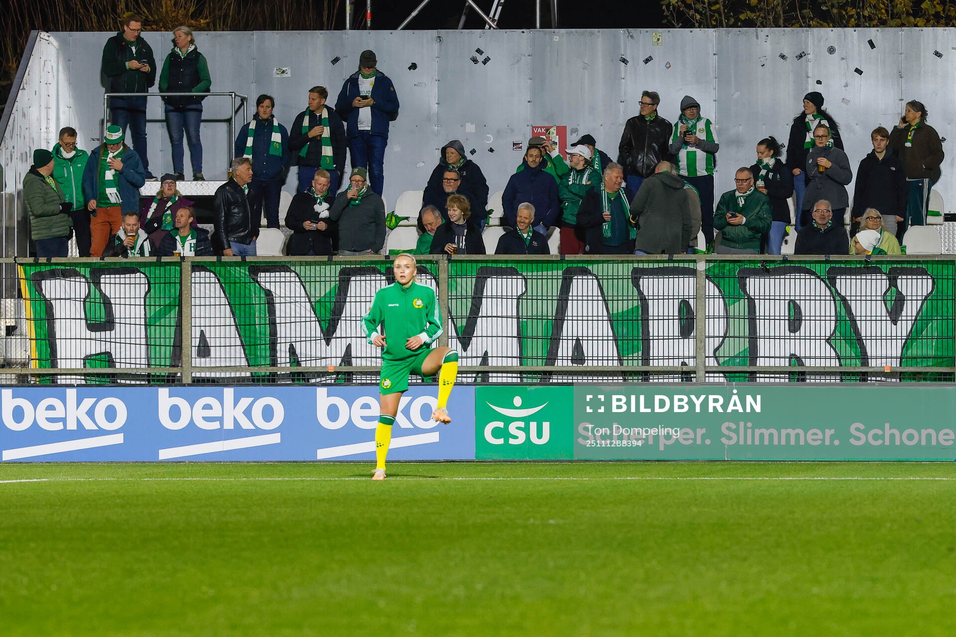 Players of Hammarby warm up