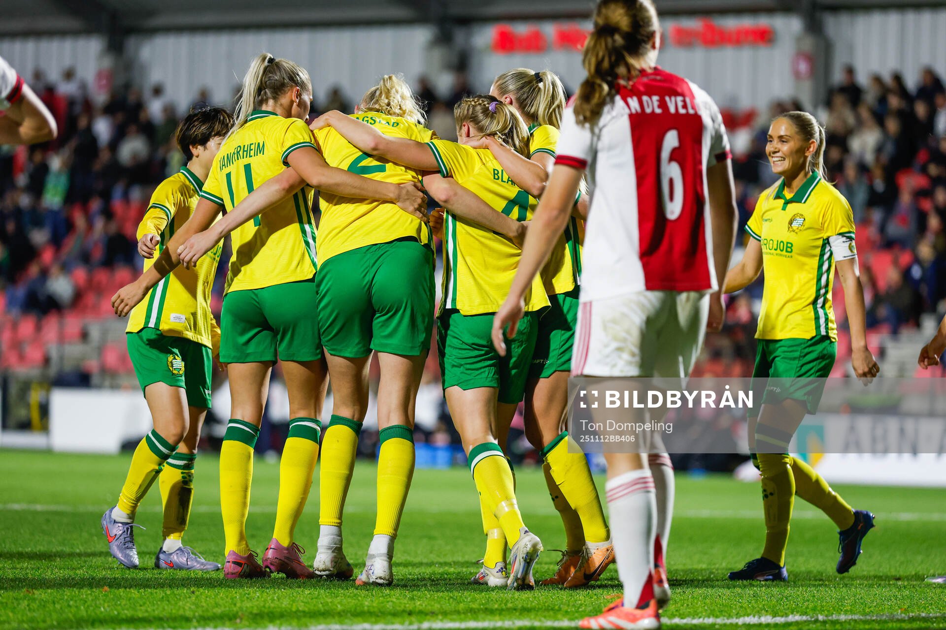 Julie Blakstad of Hammarby celebrate with team mates