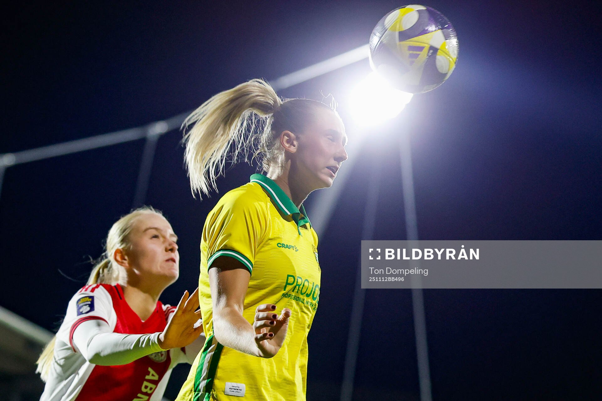 Ellen Wangerheim of Hammarby and Bo van Egmond of Ajax