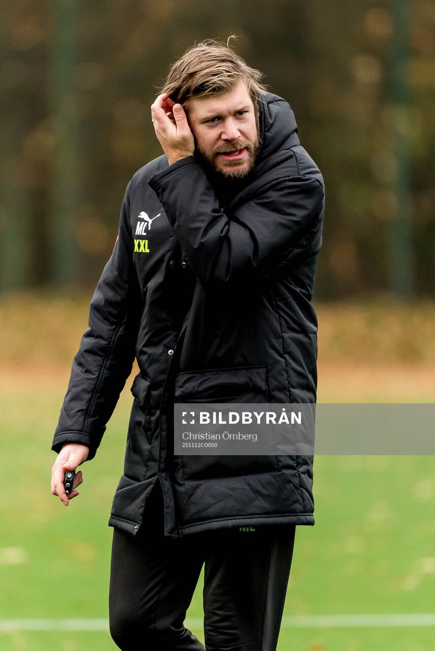 Assisterande tränare Max Lindén