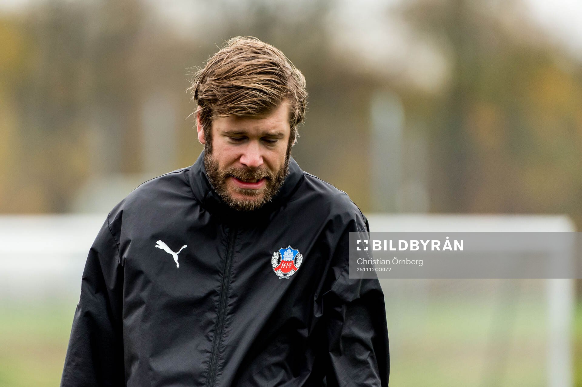 Assisterande tränare Max Lindén deppar