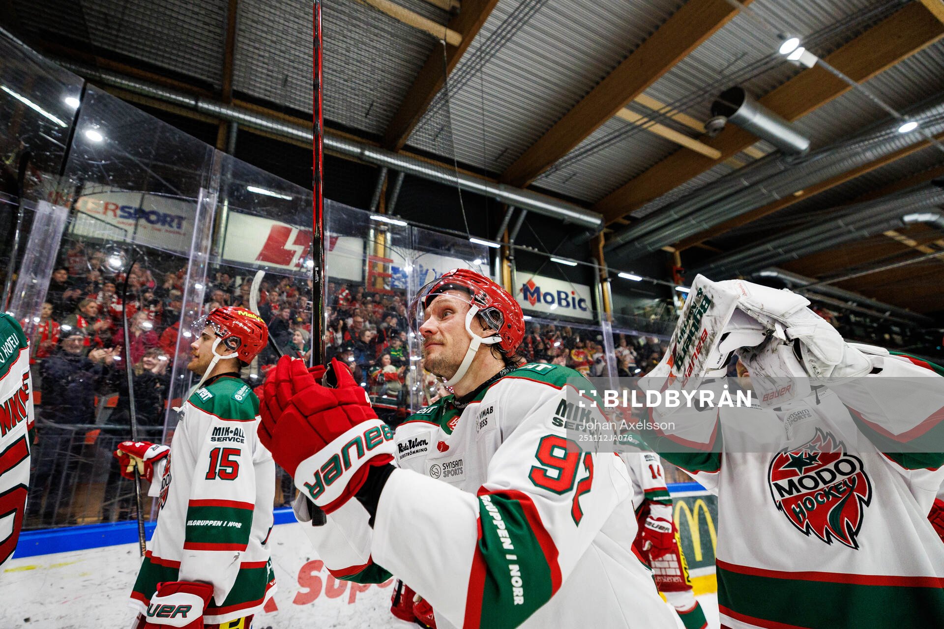 Modos Jesper Olofsson jublar