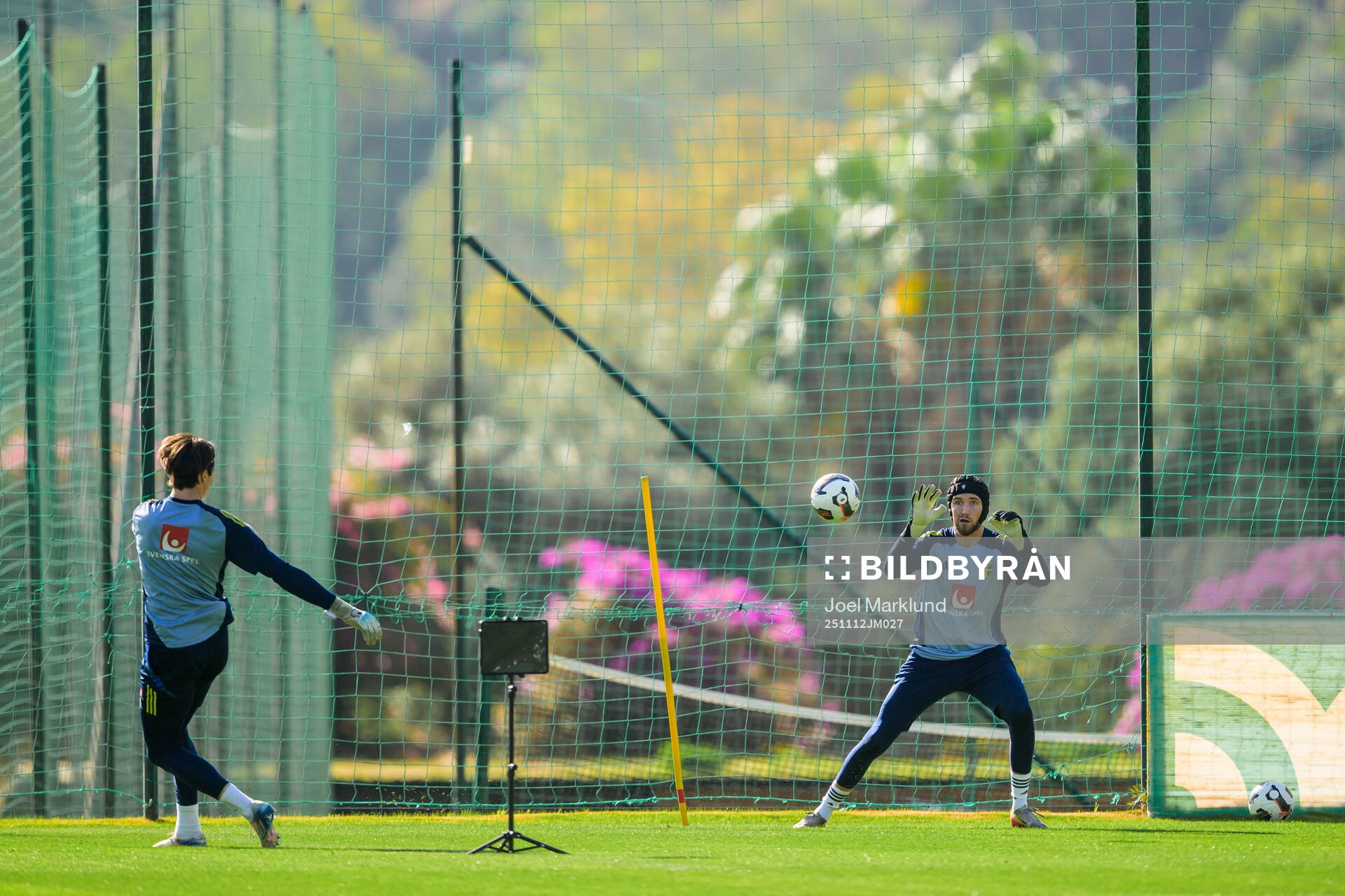Goalkeepers Jacob Widell Zetterström and Noel Törnqvist