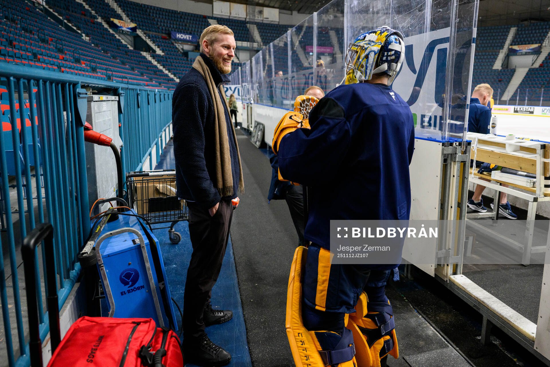 Magnus Hellberg, goaltender at Djurgården, speaks to