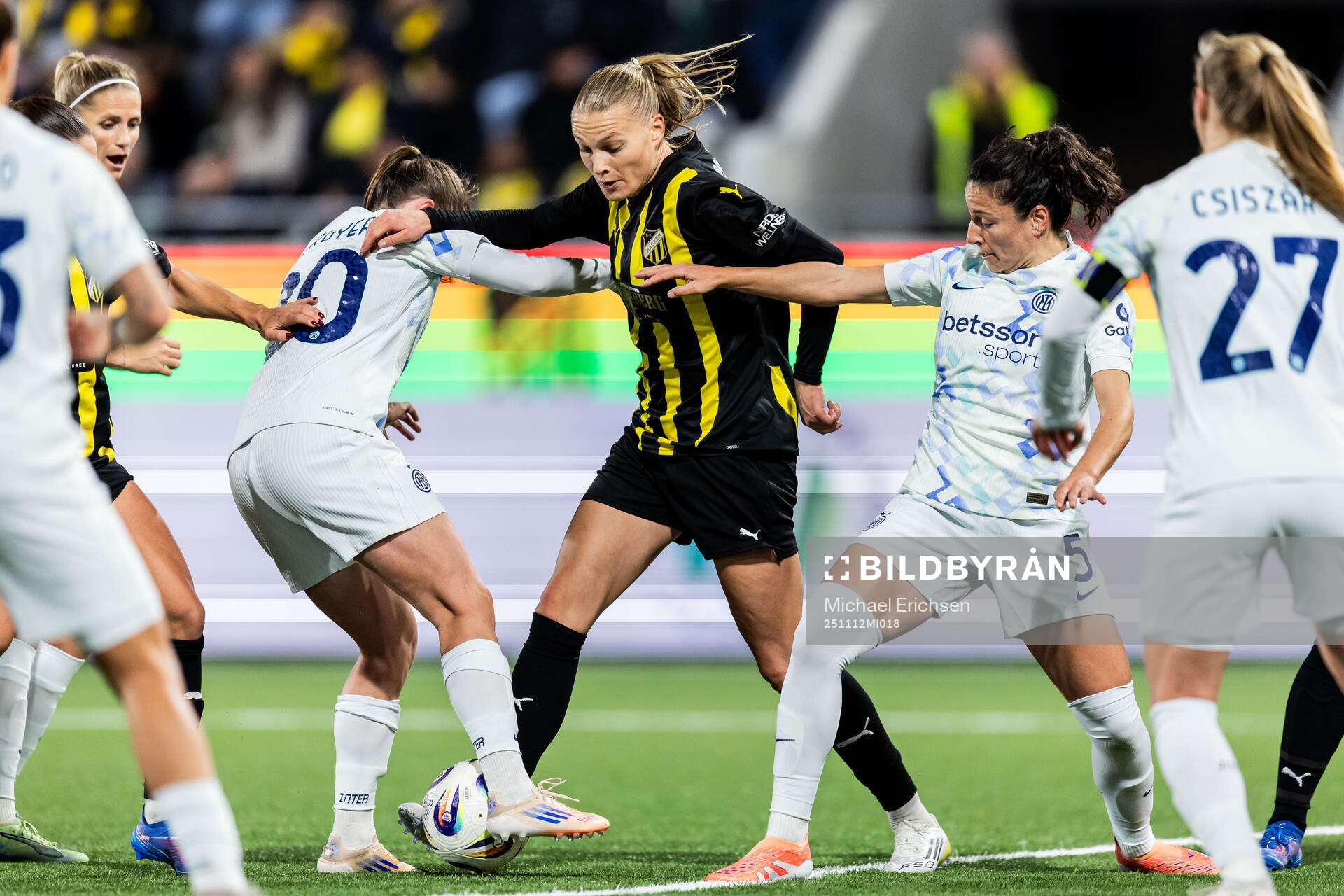 Marie Detruyer and Ivana Andrés of Inter against Stine