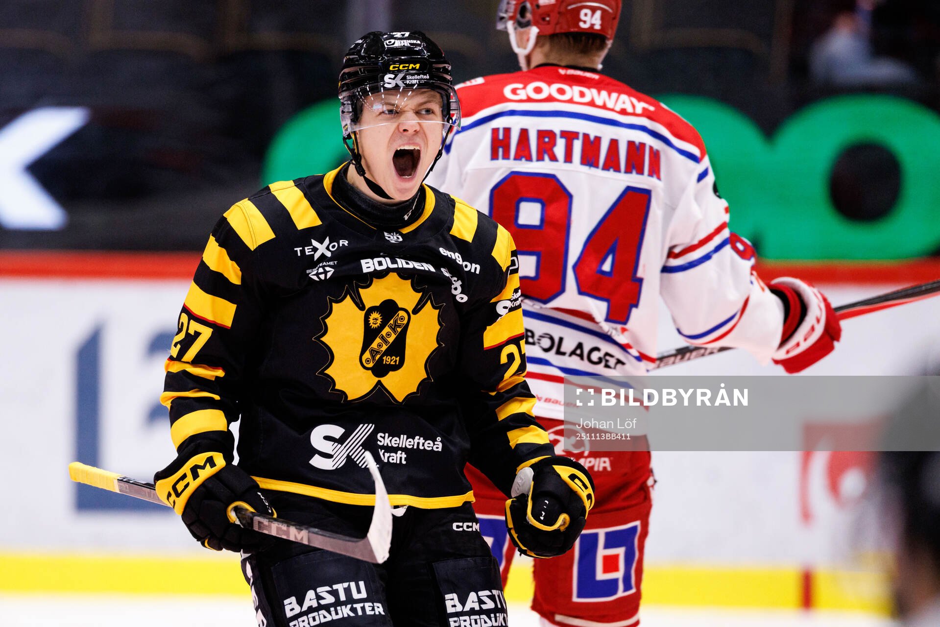 Skellefteås Oskar Vuollet jublar