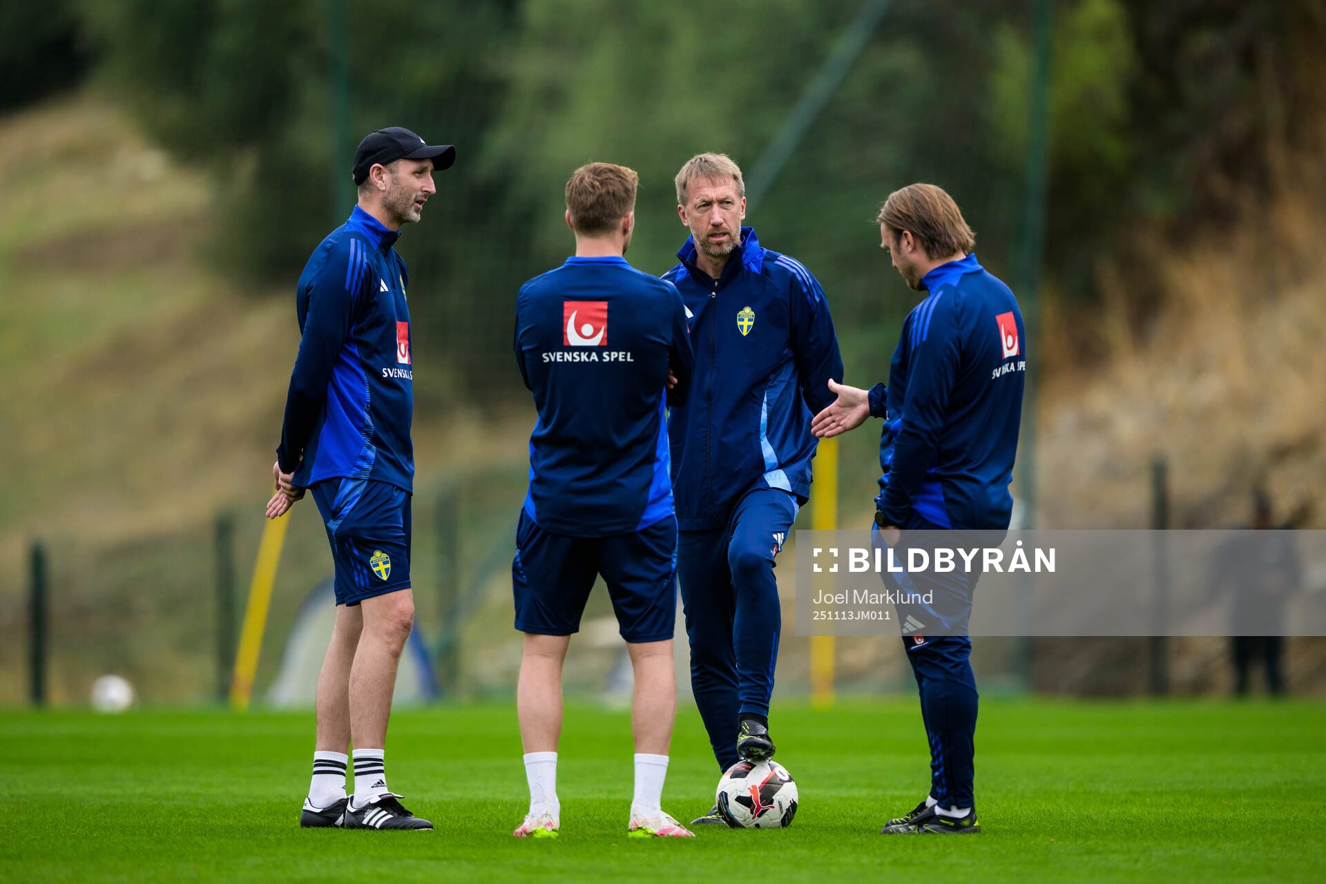 Assistant coach Andreas Georgson, assistant coach Sebastian