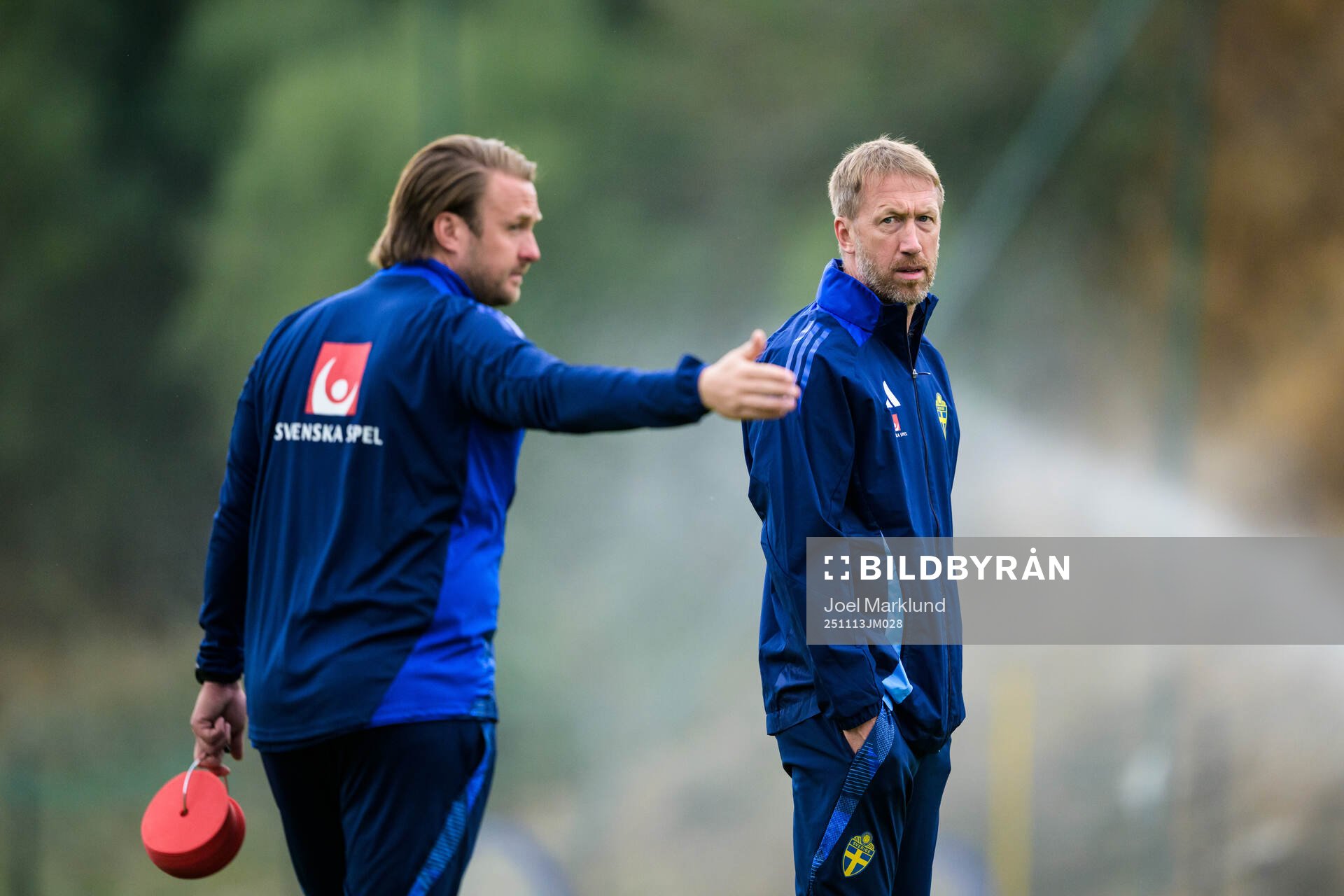 Assistant coach Björn Hamberg and head coach Graham Potter