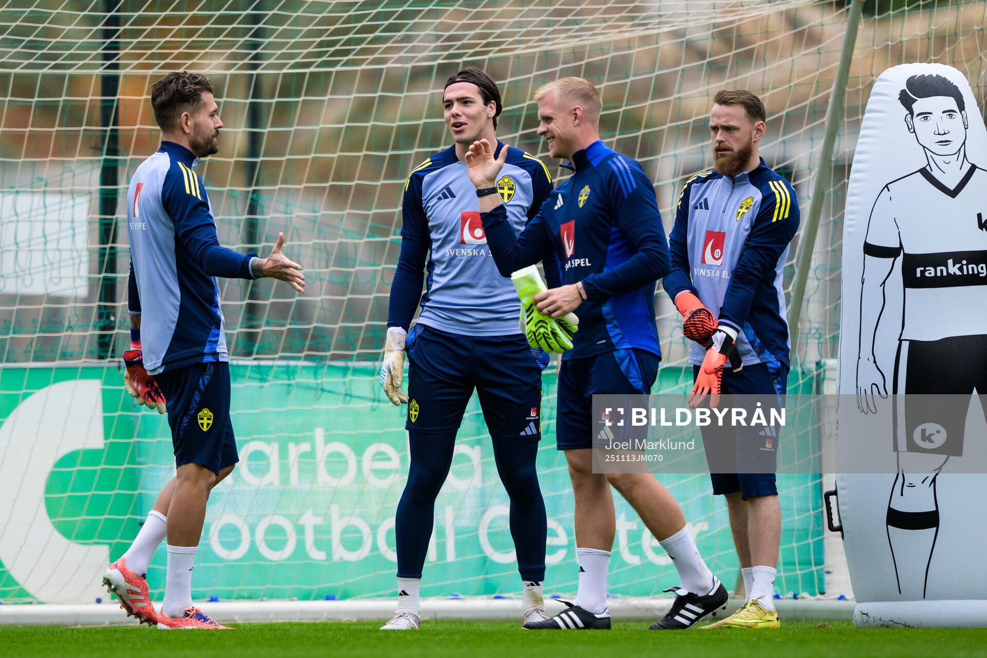 Goalkeepers Kristoffer Nordfeldt, Jacob Widell Zetterström