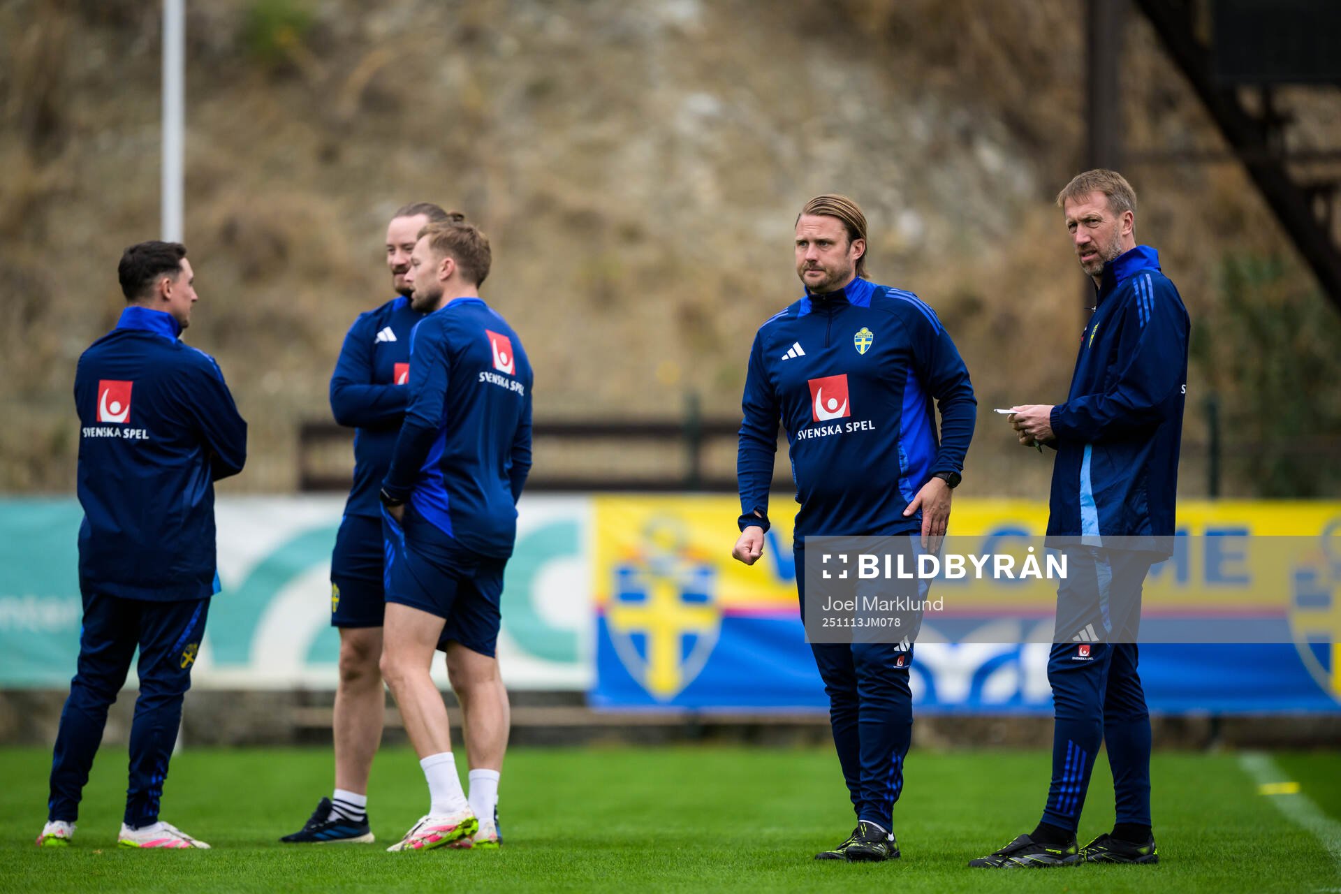 Assistant coach Björn Hamberg and head coach Graham Potter