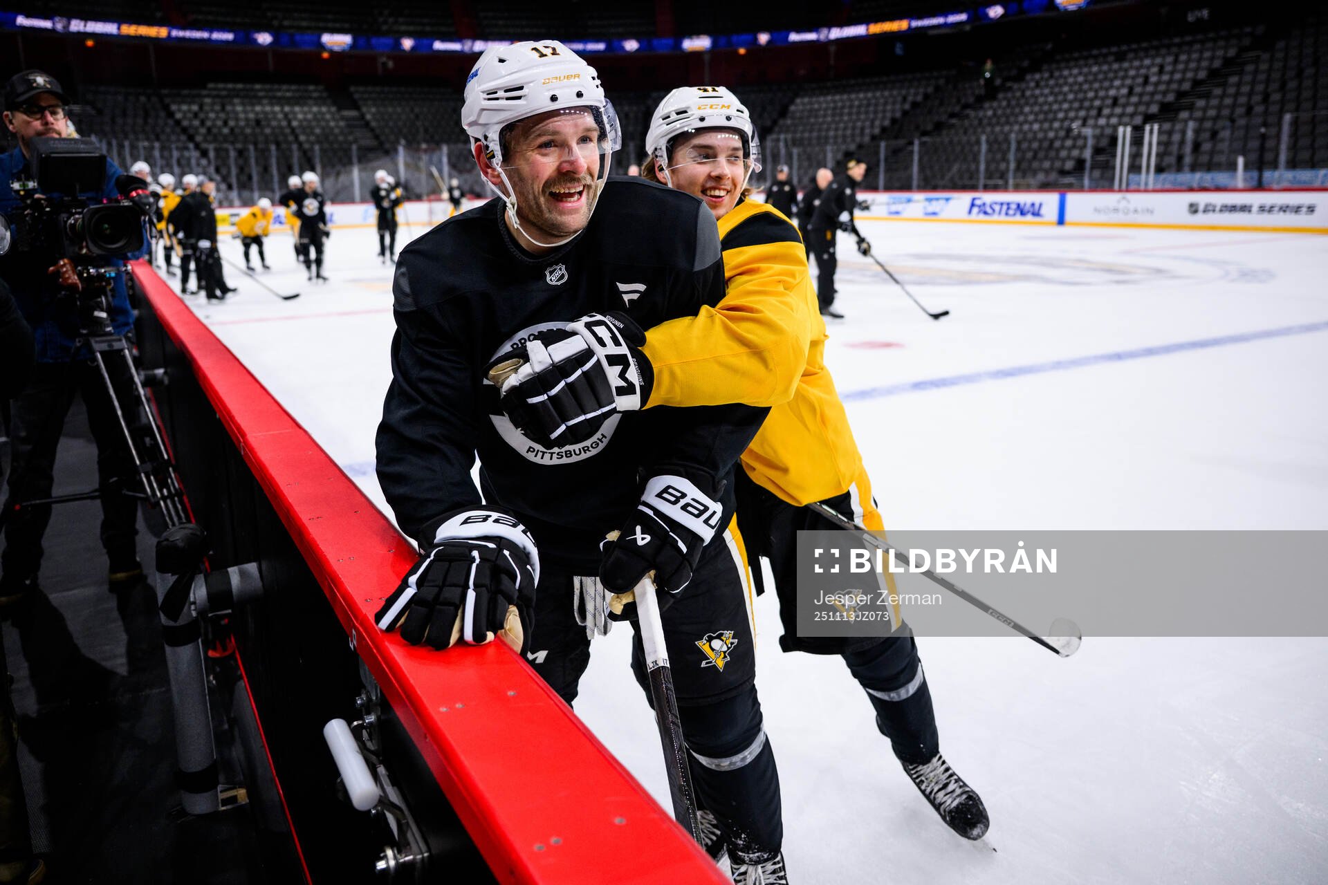 Bryan Rust and Ville Koivunen