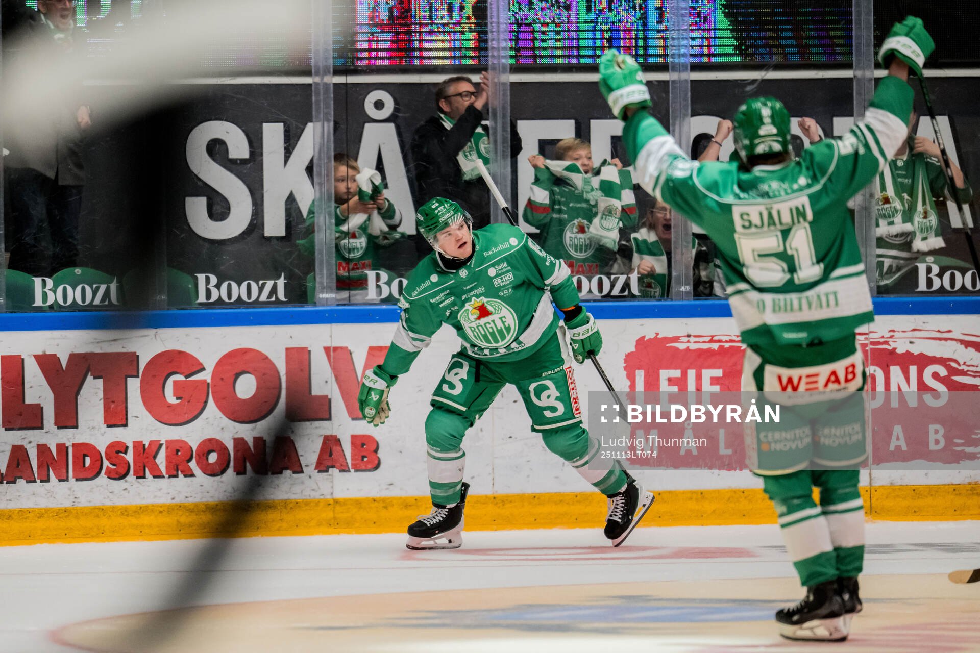 Rögles Karson Kuhlman jublar