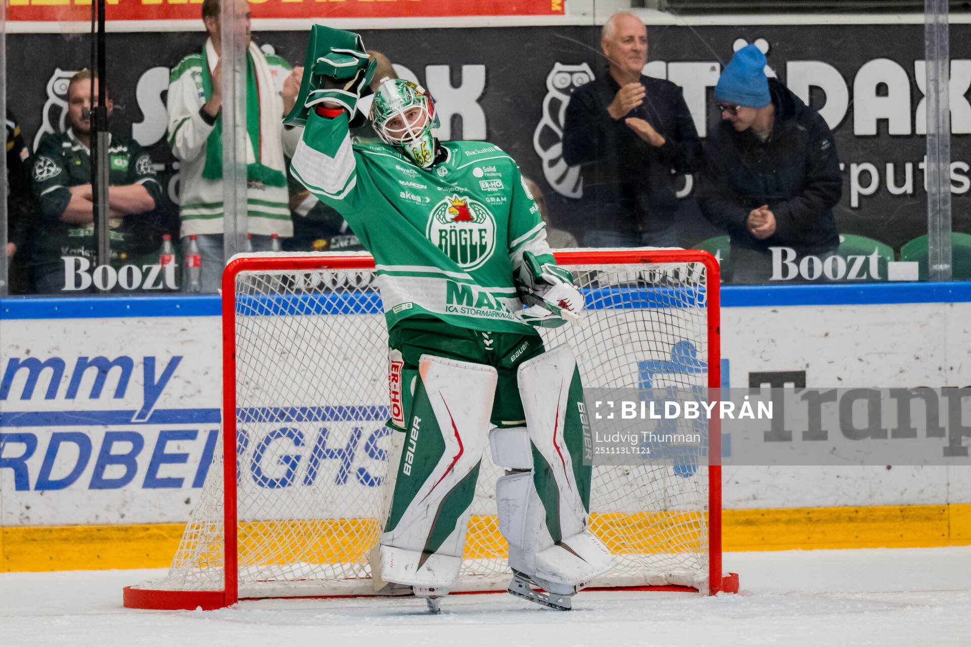 Rögles målvakt Christoffer Rifalk jublar
