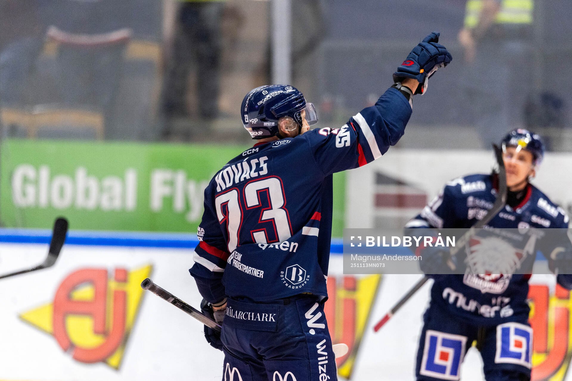 Linköpings Robin Kovacs jublar