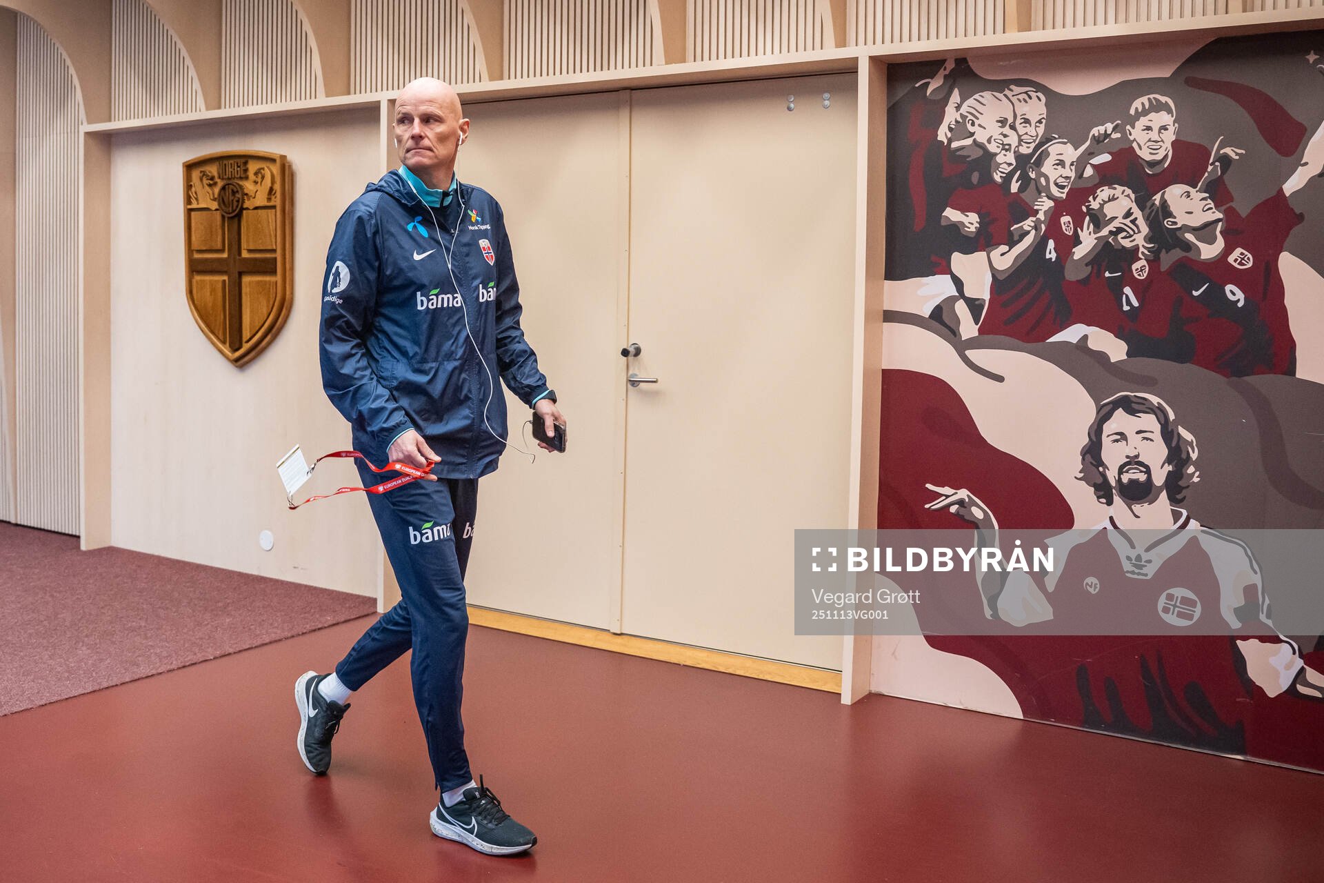 Ståle Solbakken, head coach of Norway, arrives