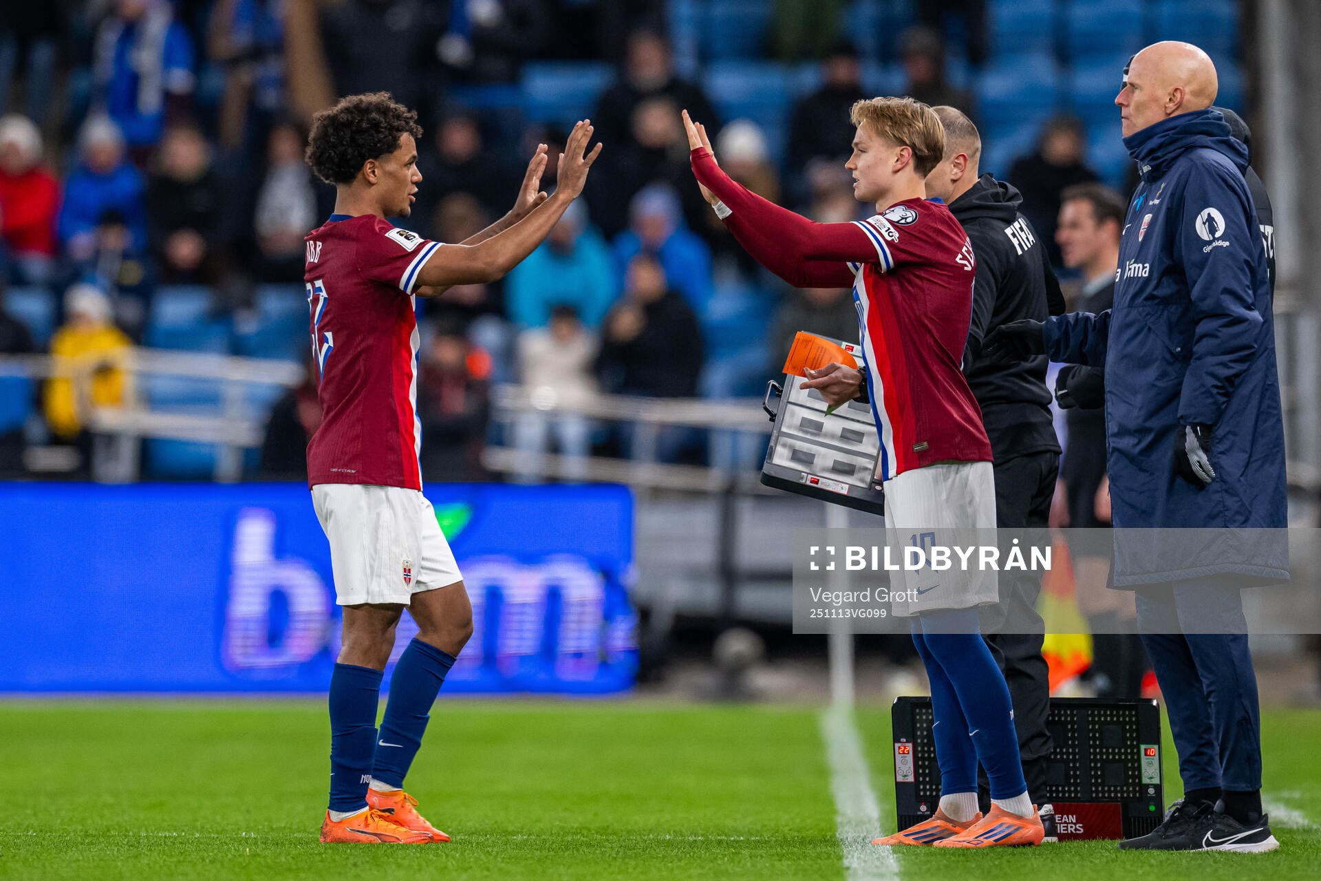Oscar Bobb is being substituted with teammate Andreas
