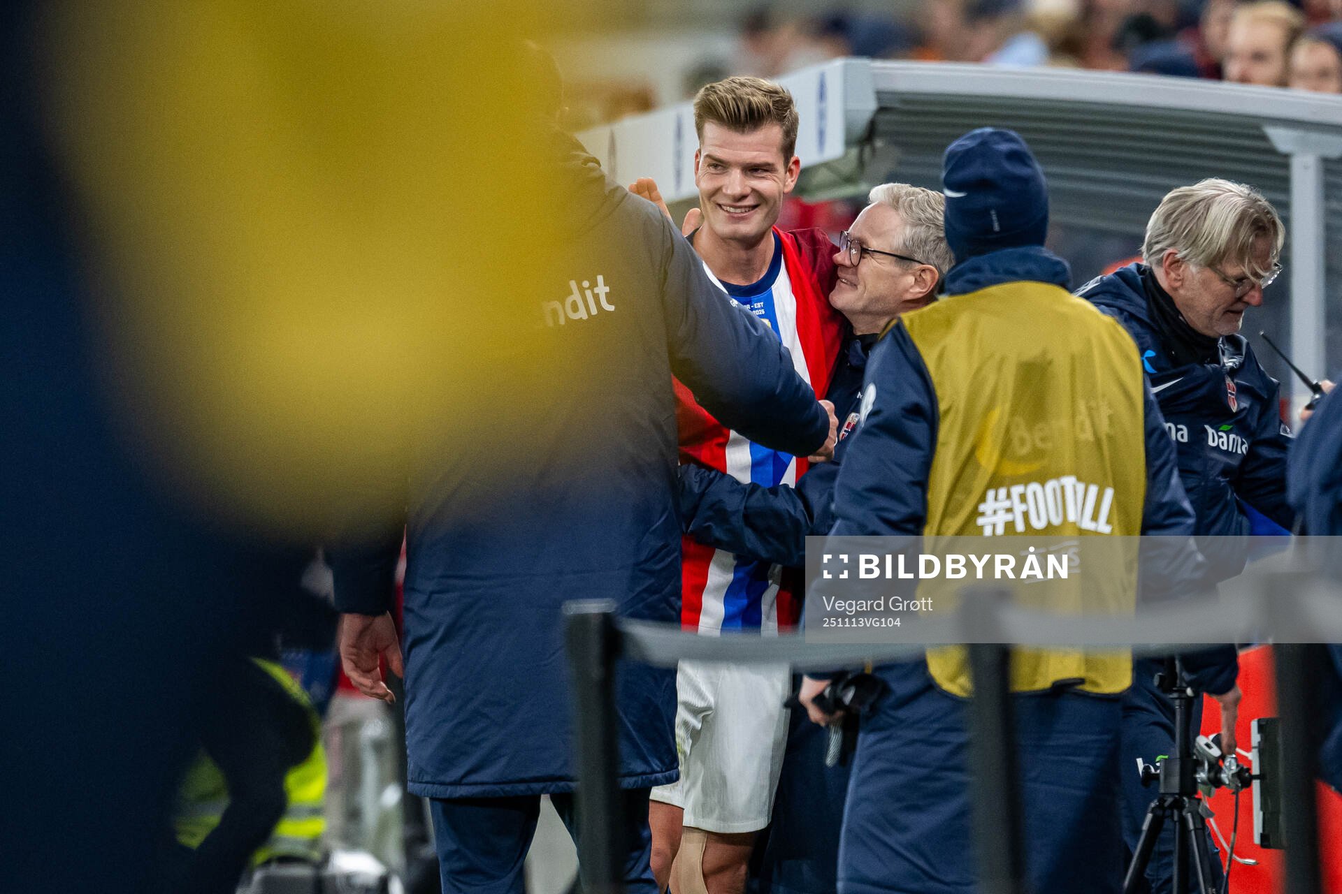 Alexander Sørloth and Are Hokstad, team manager of Norway
