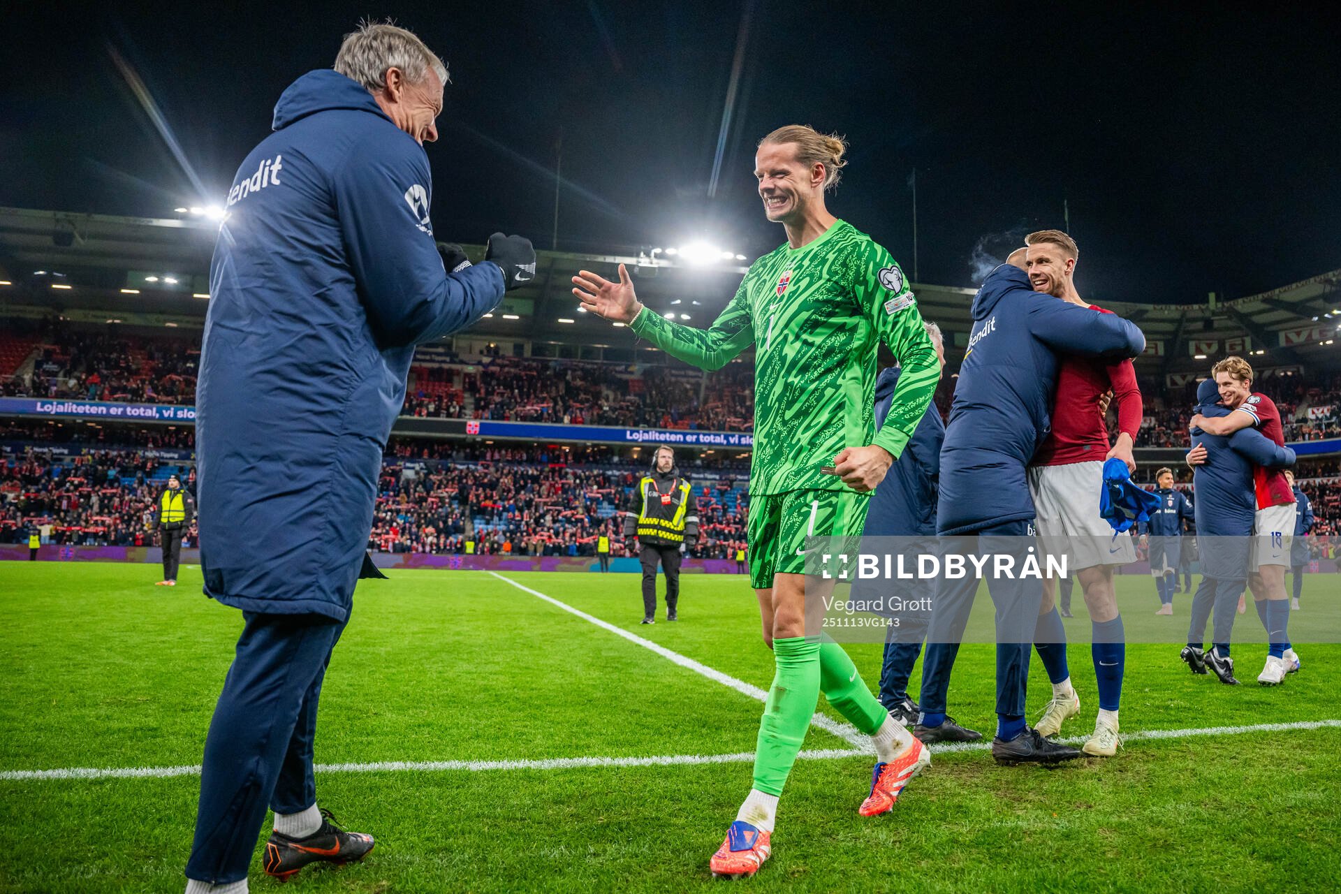 Goalkeeper coach Frode Grodås and goalkeeper Ørjan