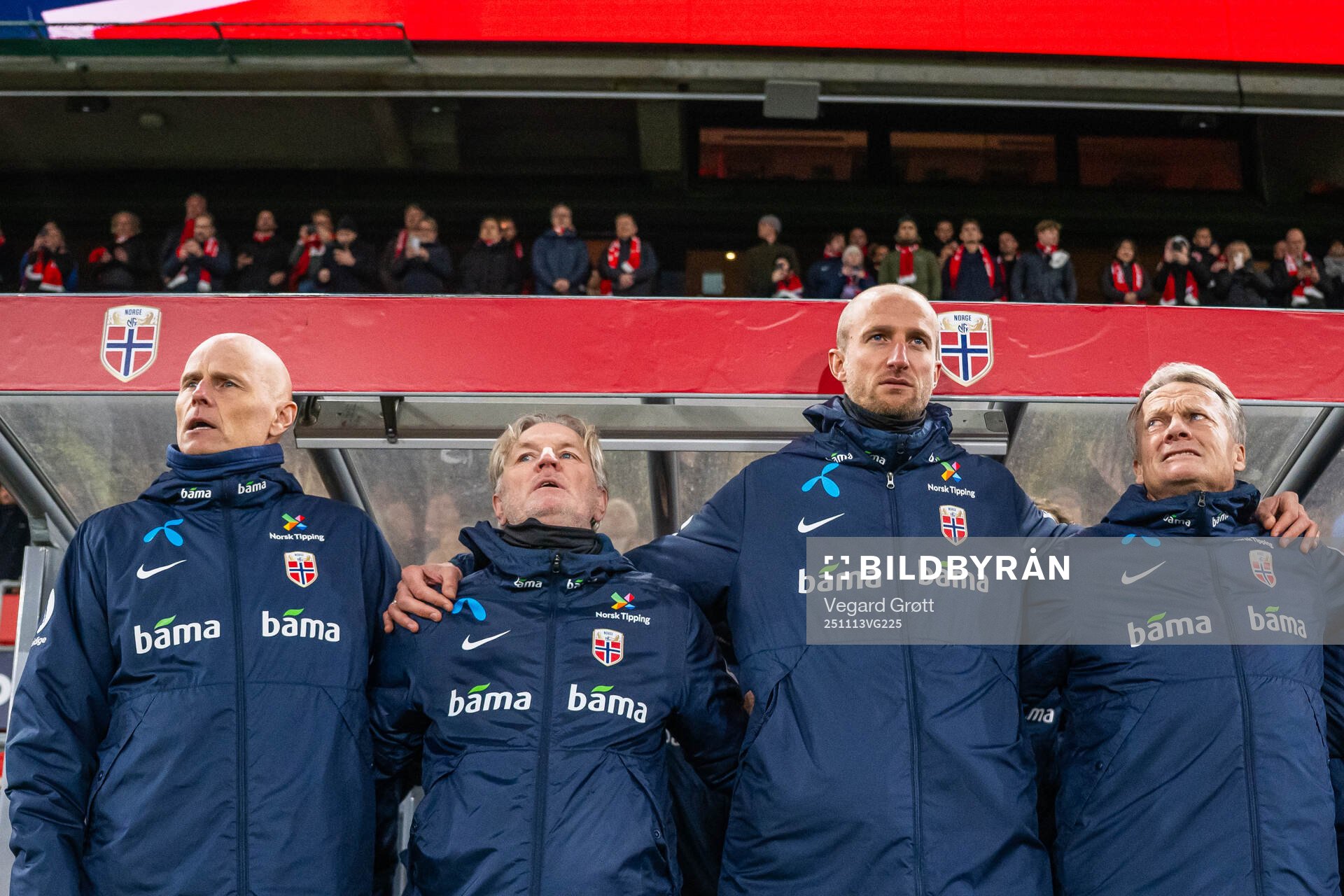 Head coach Ståle Solbakken, assistant coach Kent