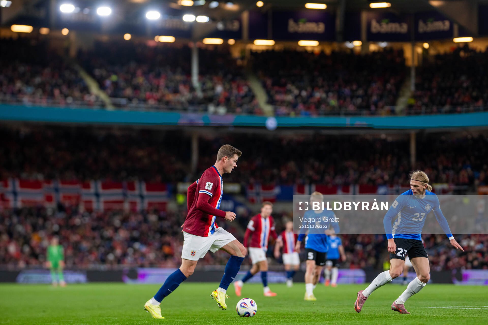 Alexander Sørloth of Norway and Vlasiy Sinyavskiy of