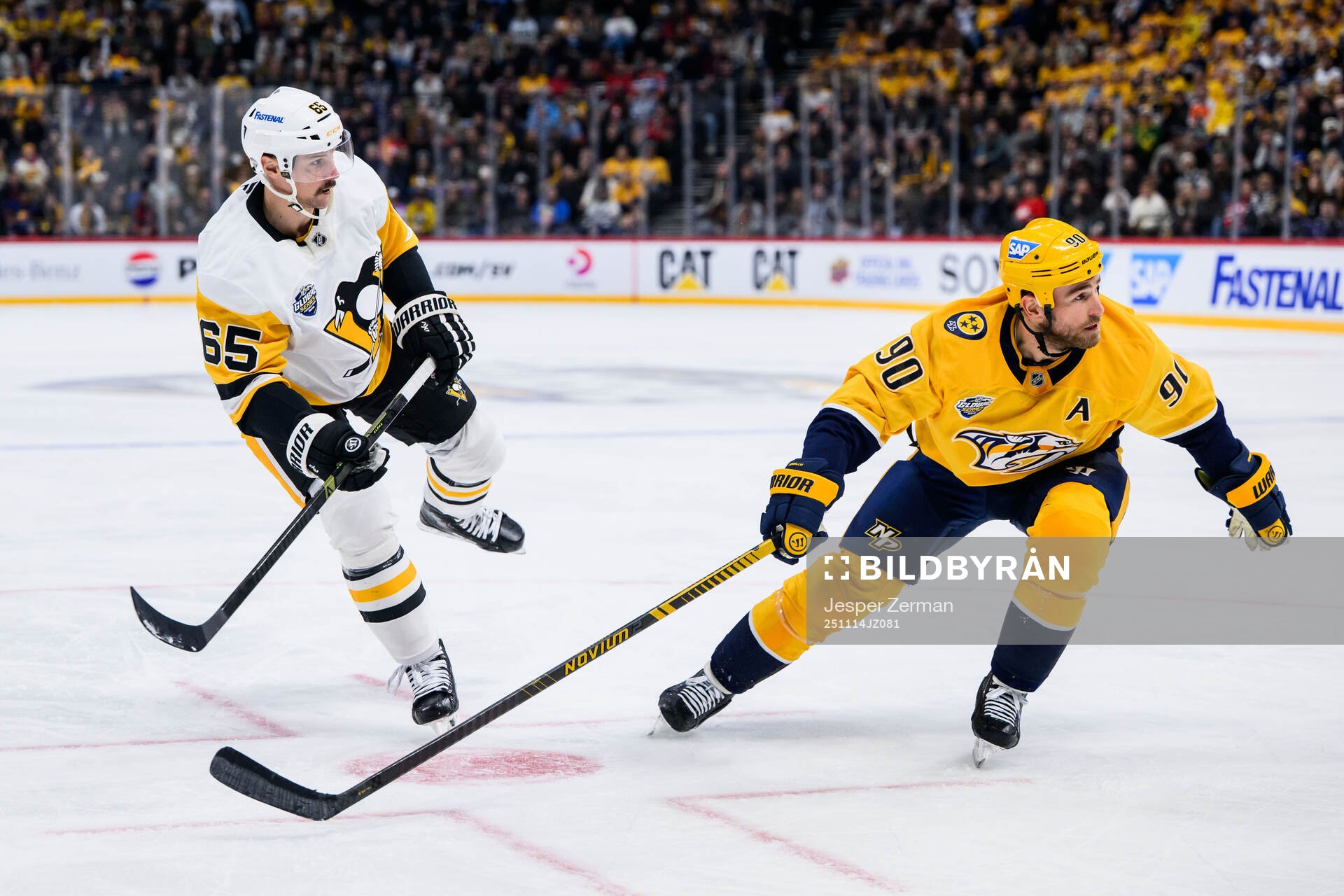 Erik Karlsson of Pittsburgh Penguins and Ryan O'Reilly of
