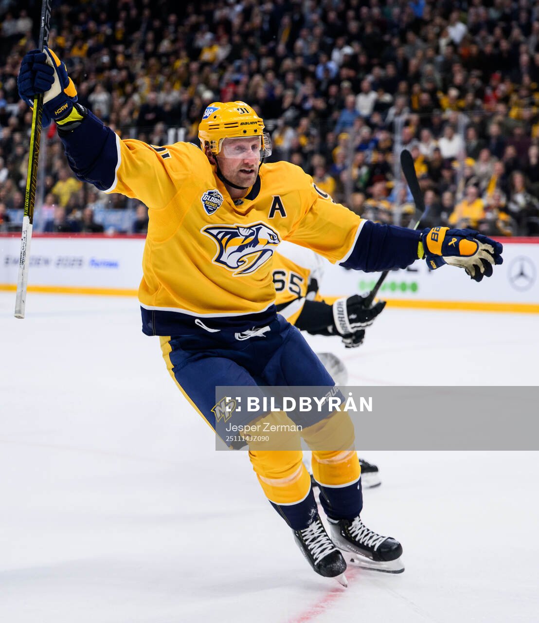 Steven Stamkos of Nashville Predators celebrates