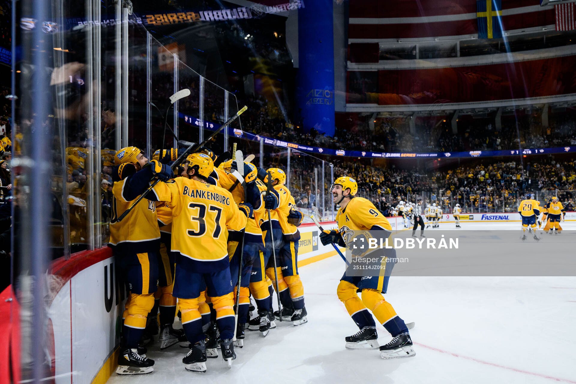 Filip Forsberg of Nashville Predators celebrate with team