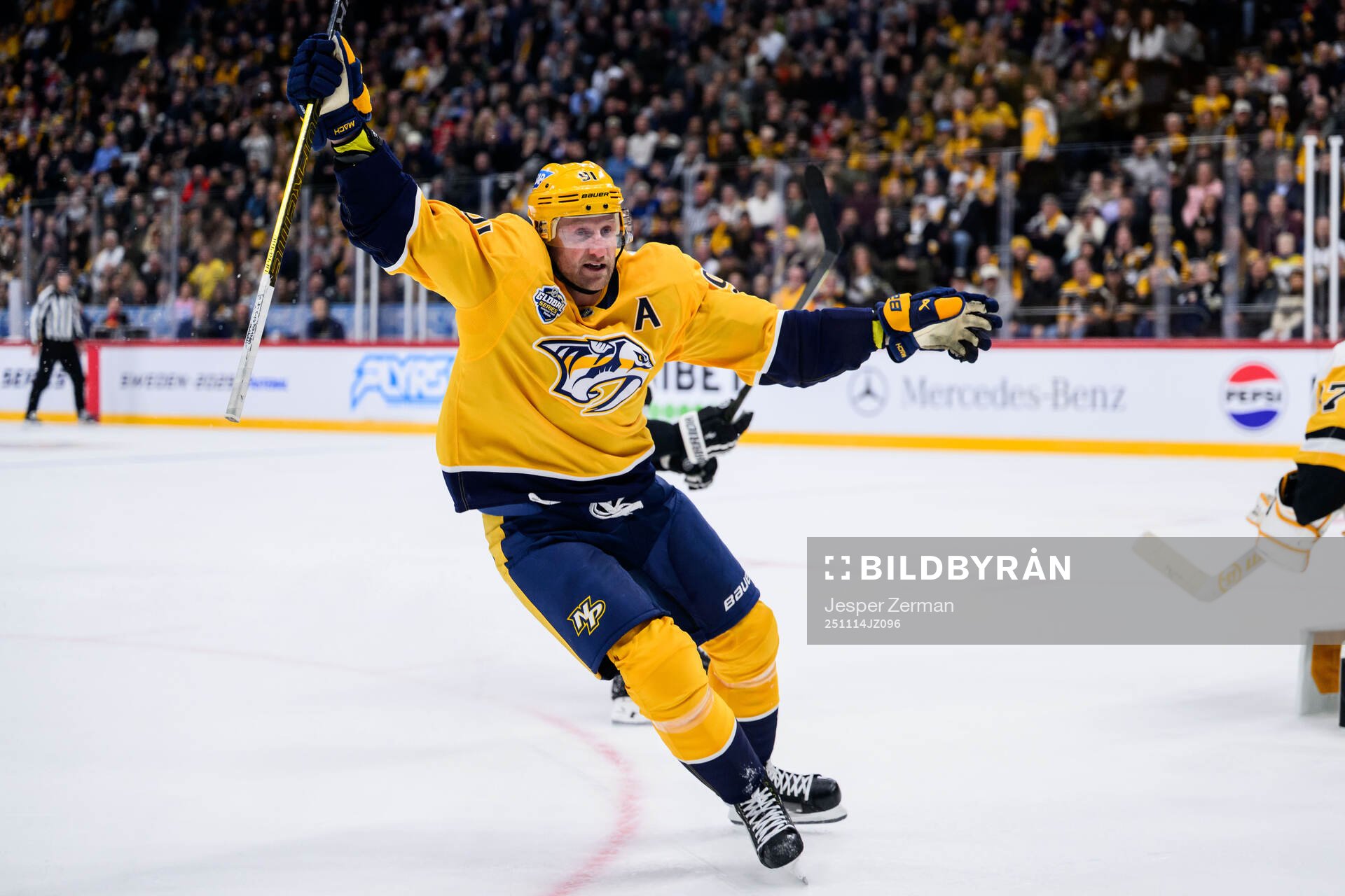 Steven Stamkos of Nashville Predators celebrates