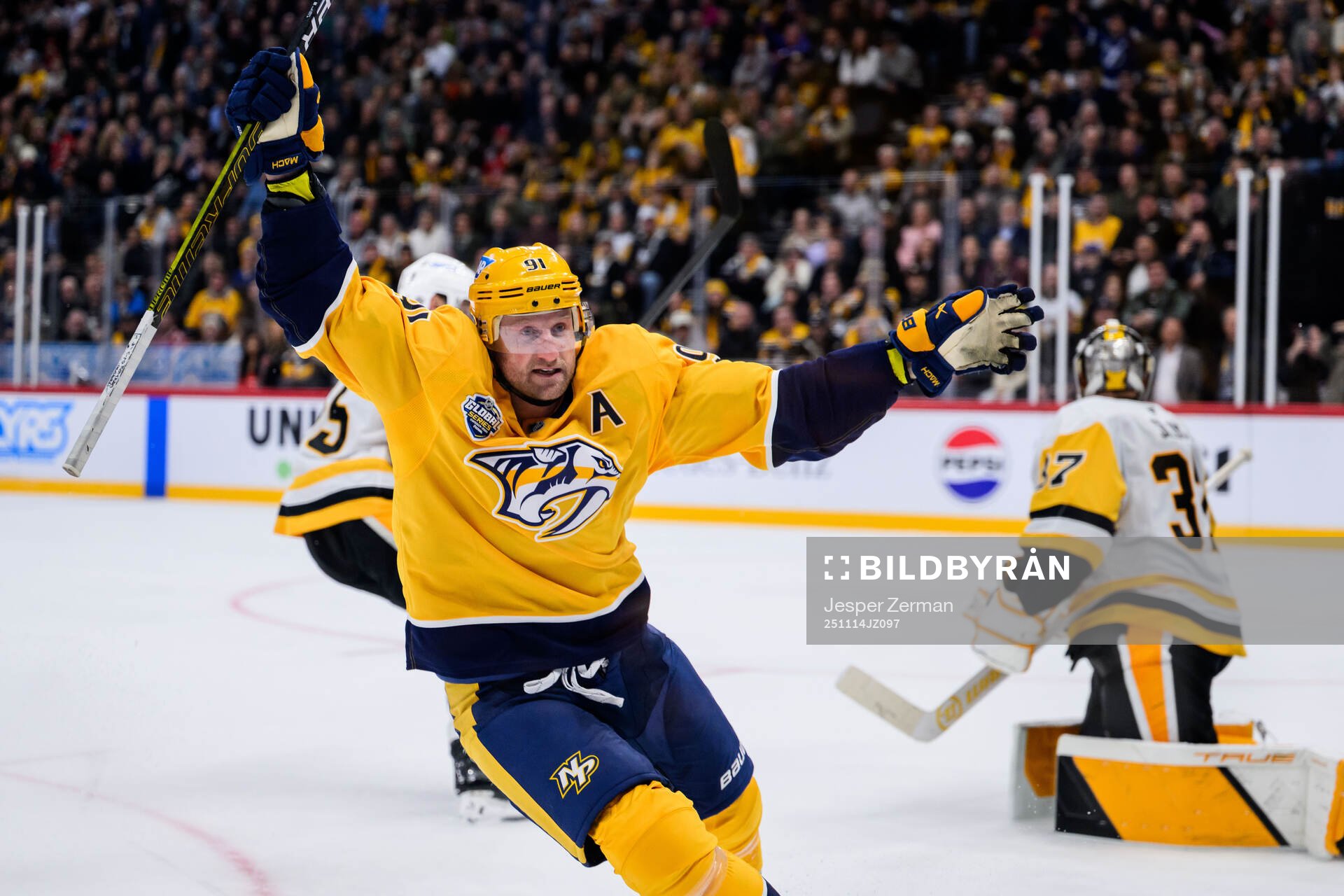 Steven Stamkos of Nashville Predators celebrates