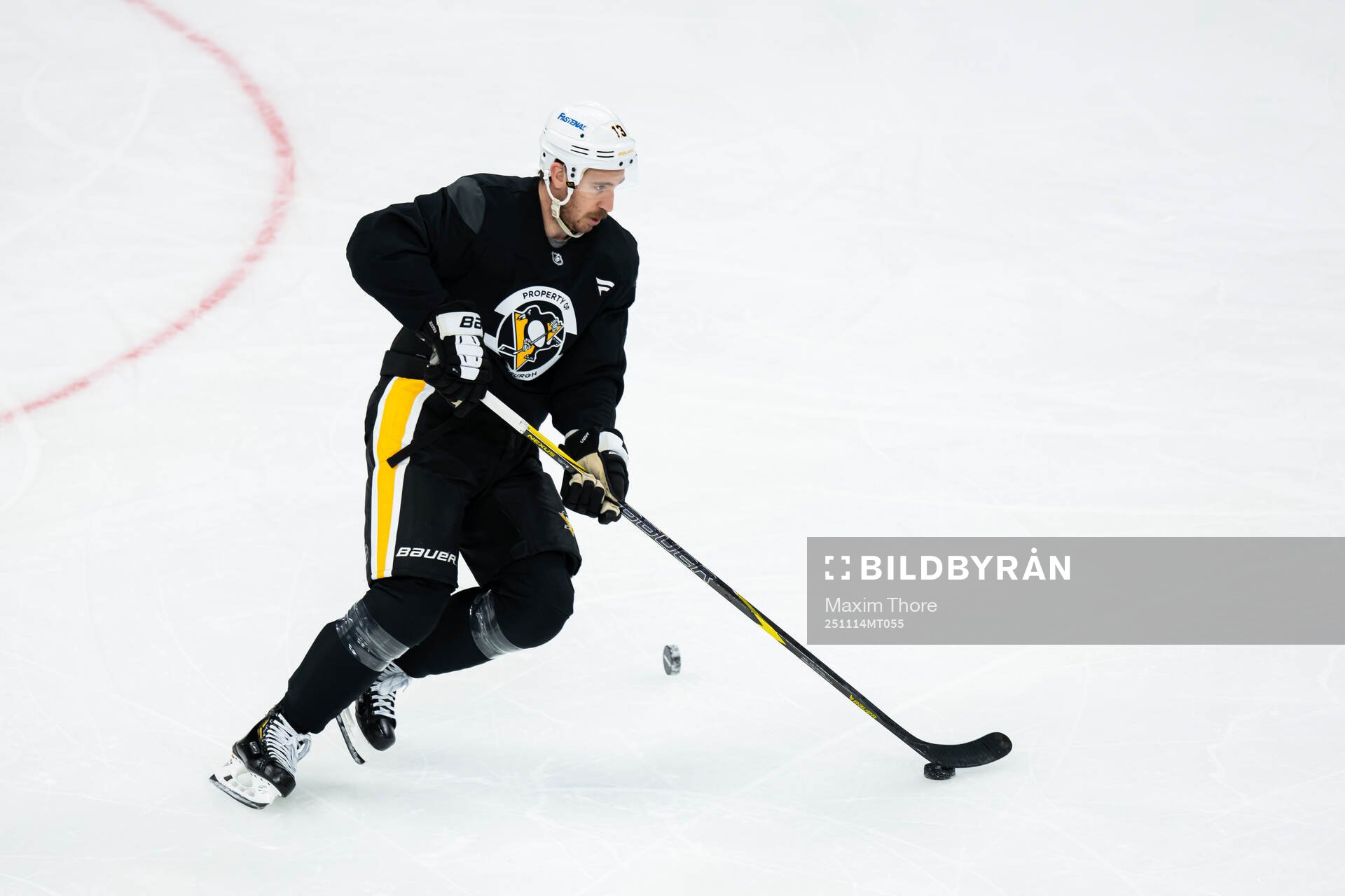 Kevin Hayes at a practice session with Pittsburgh Penguins