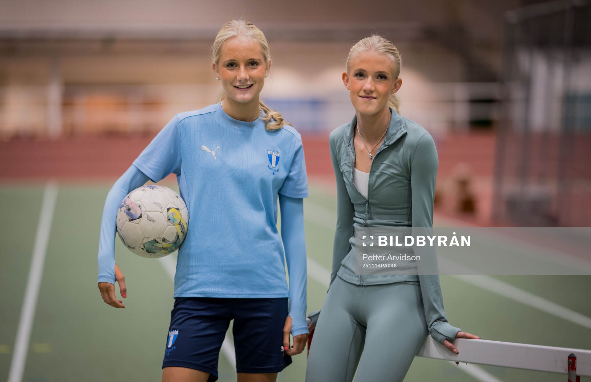 Systrarna fotbollsspelande Agnes Elm och friidrottande Ebba