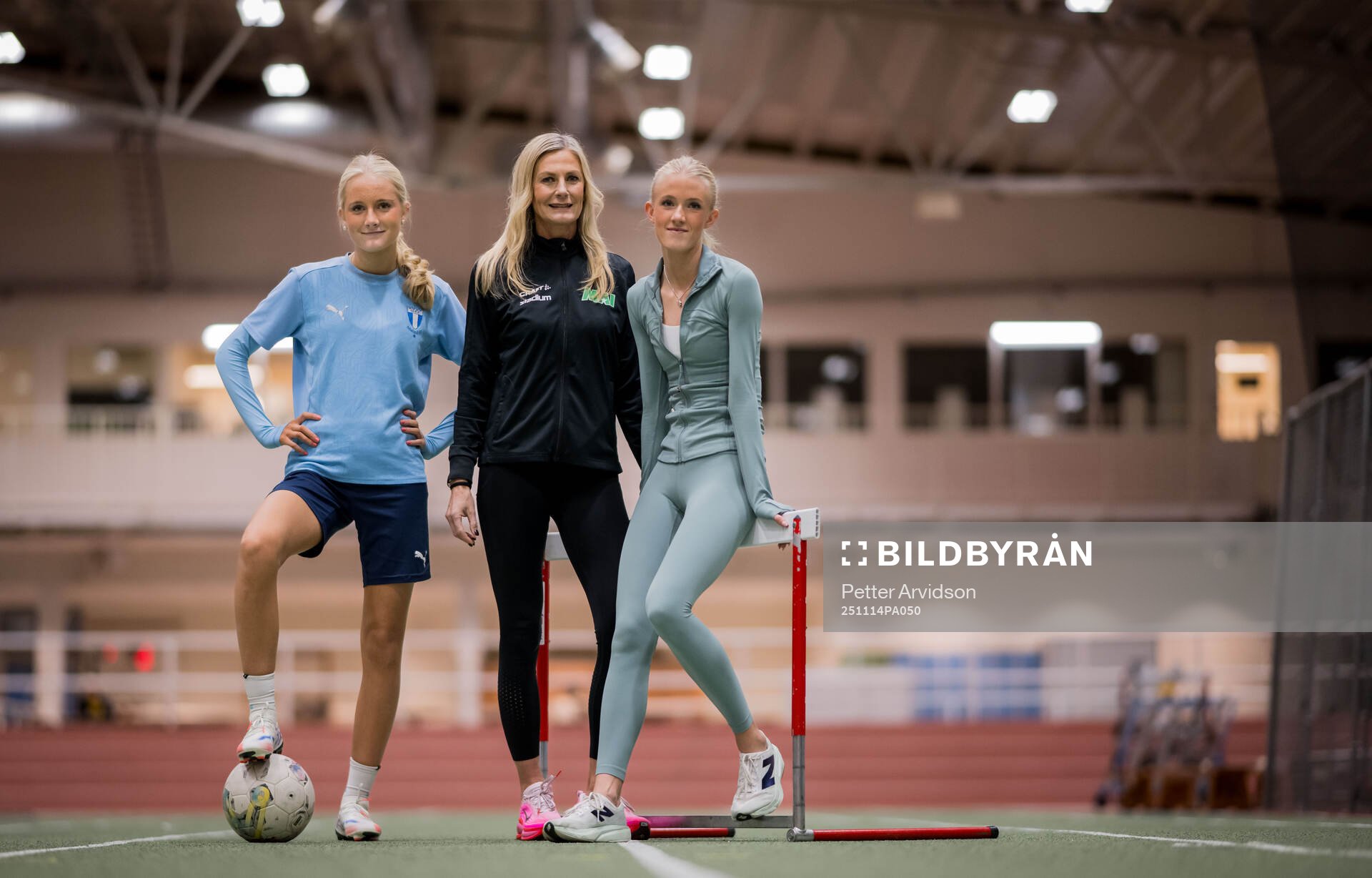 Fotbollsspelande Agnes Elm, mamma Linda Elm och