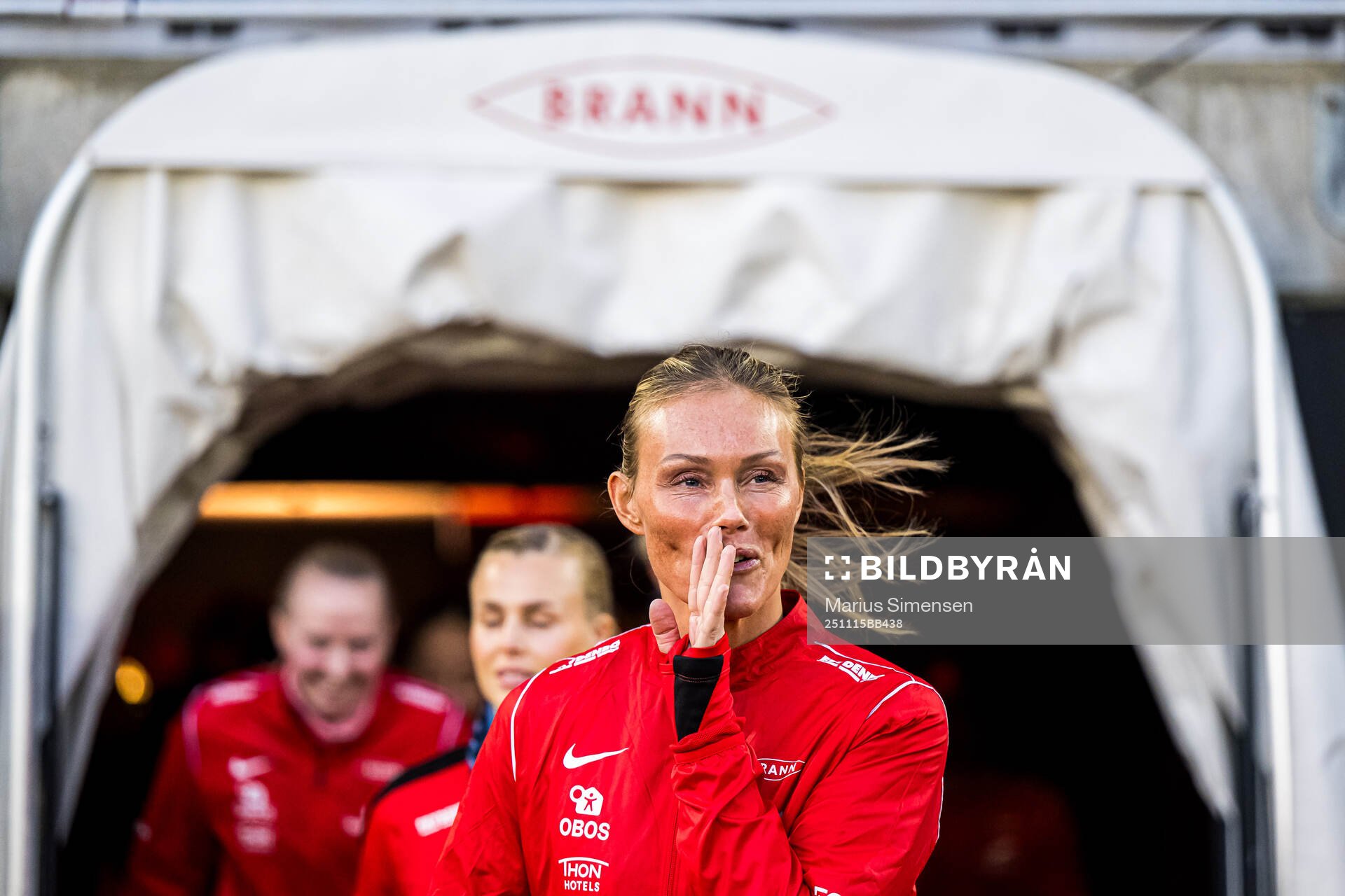 Ingrid Stenevik of Brann warms up