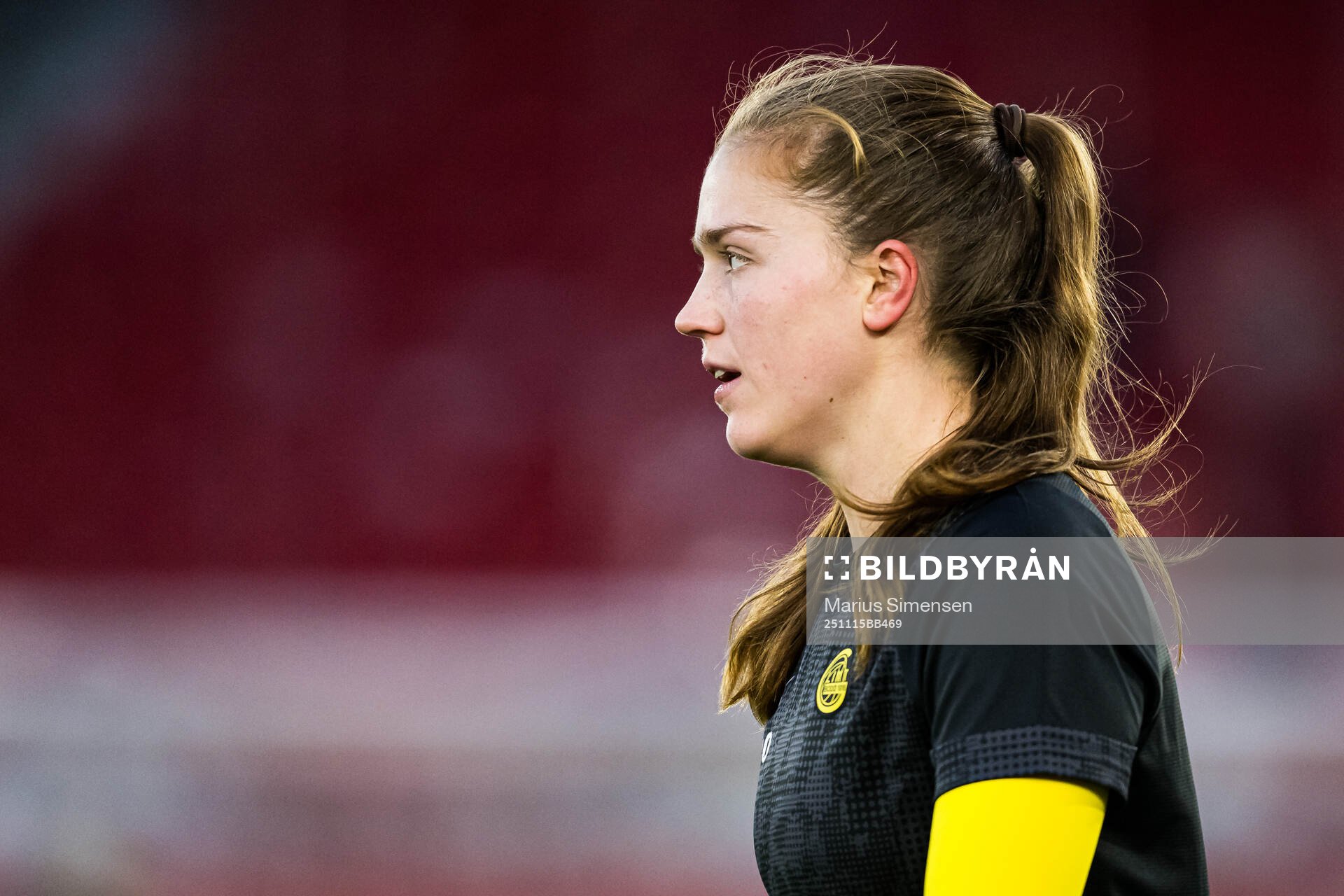 Kristina Borgenhaug Brudvik of Bodø/Glimt warms up