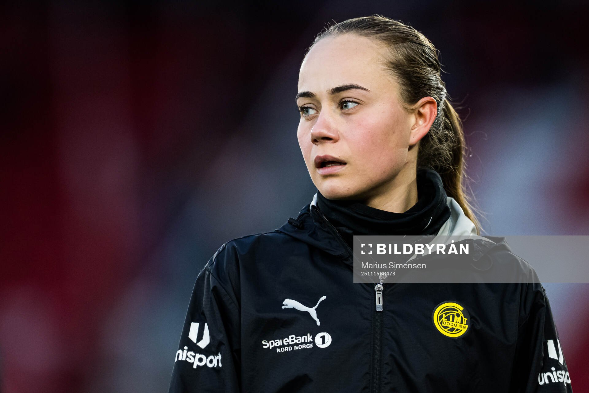 Lise Højsted Dissing of Bodø/Glimt warms up