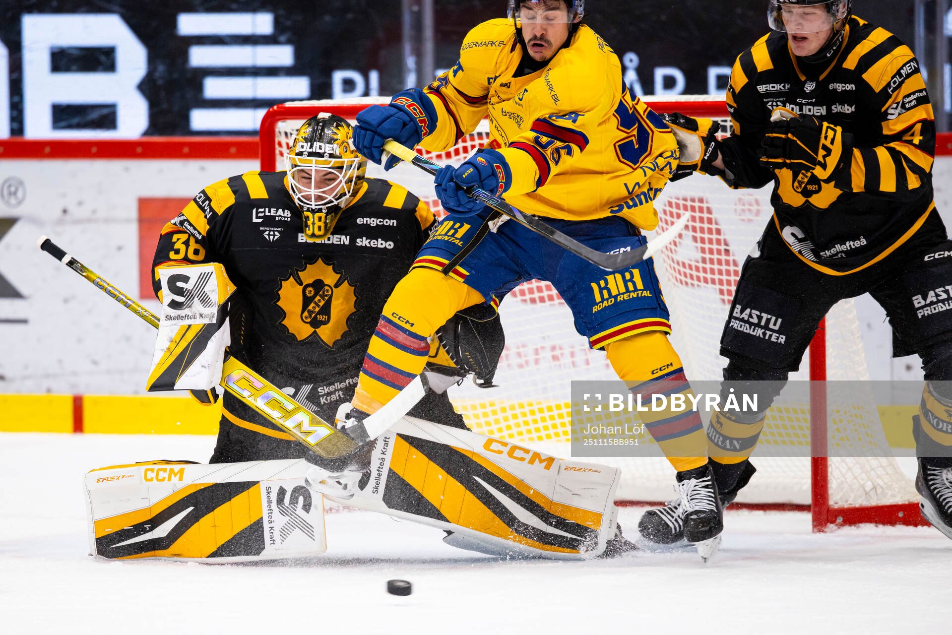 Skellefteås målvakt Strauss Mann Rasmus Bergqvist och
