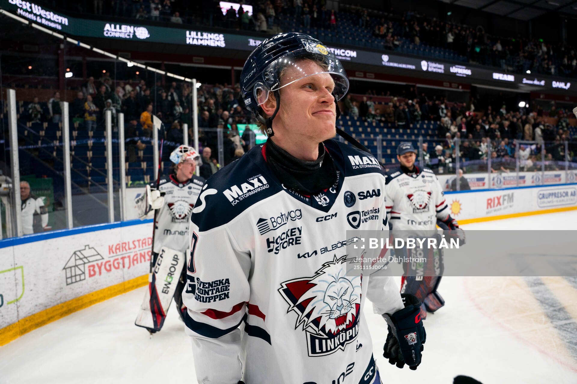Linköpings Jonathan Myrenberg spelare jublar