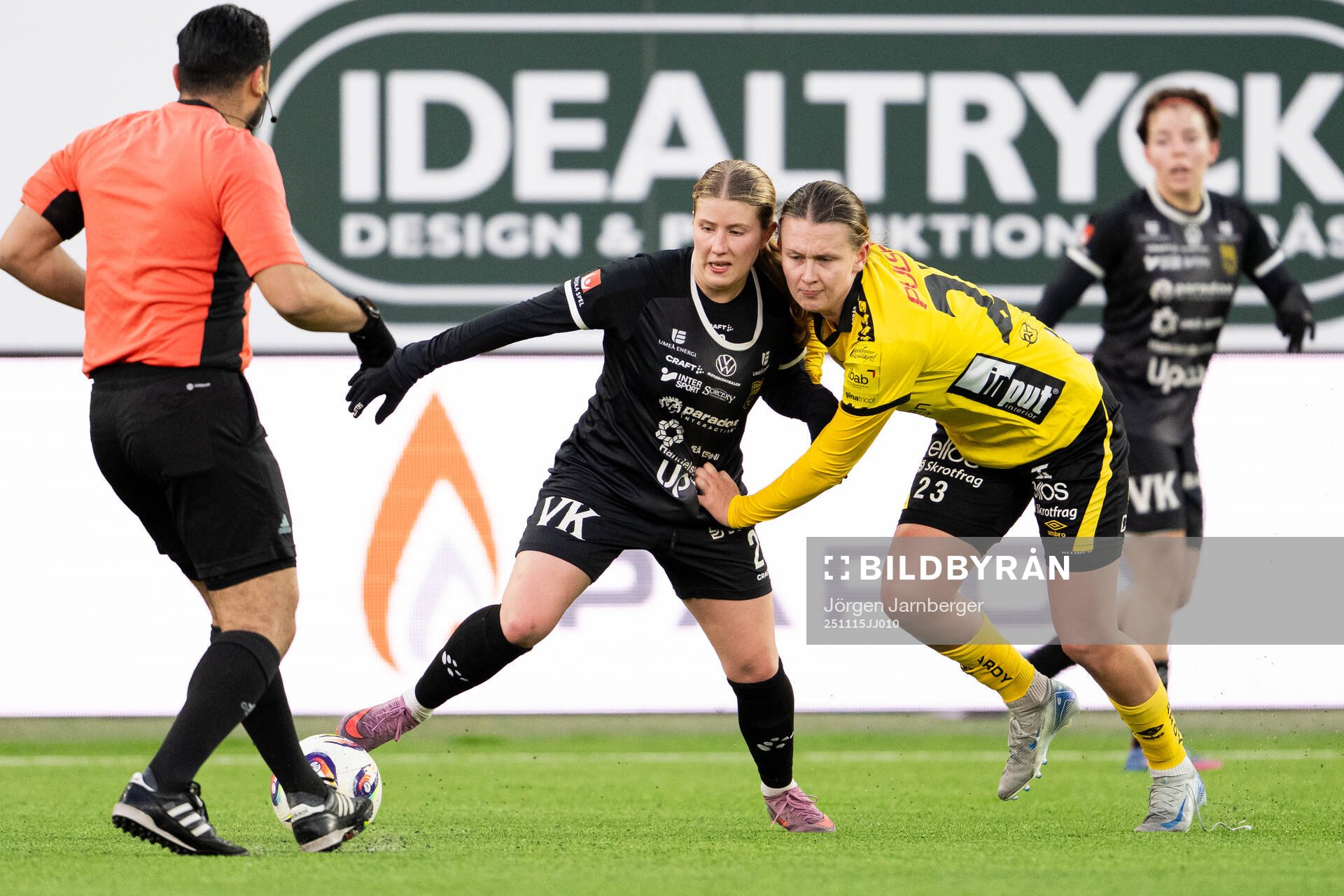 Umeås Stina Andersson och Elfsborgs Ellen Nilsson