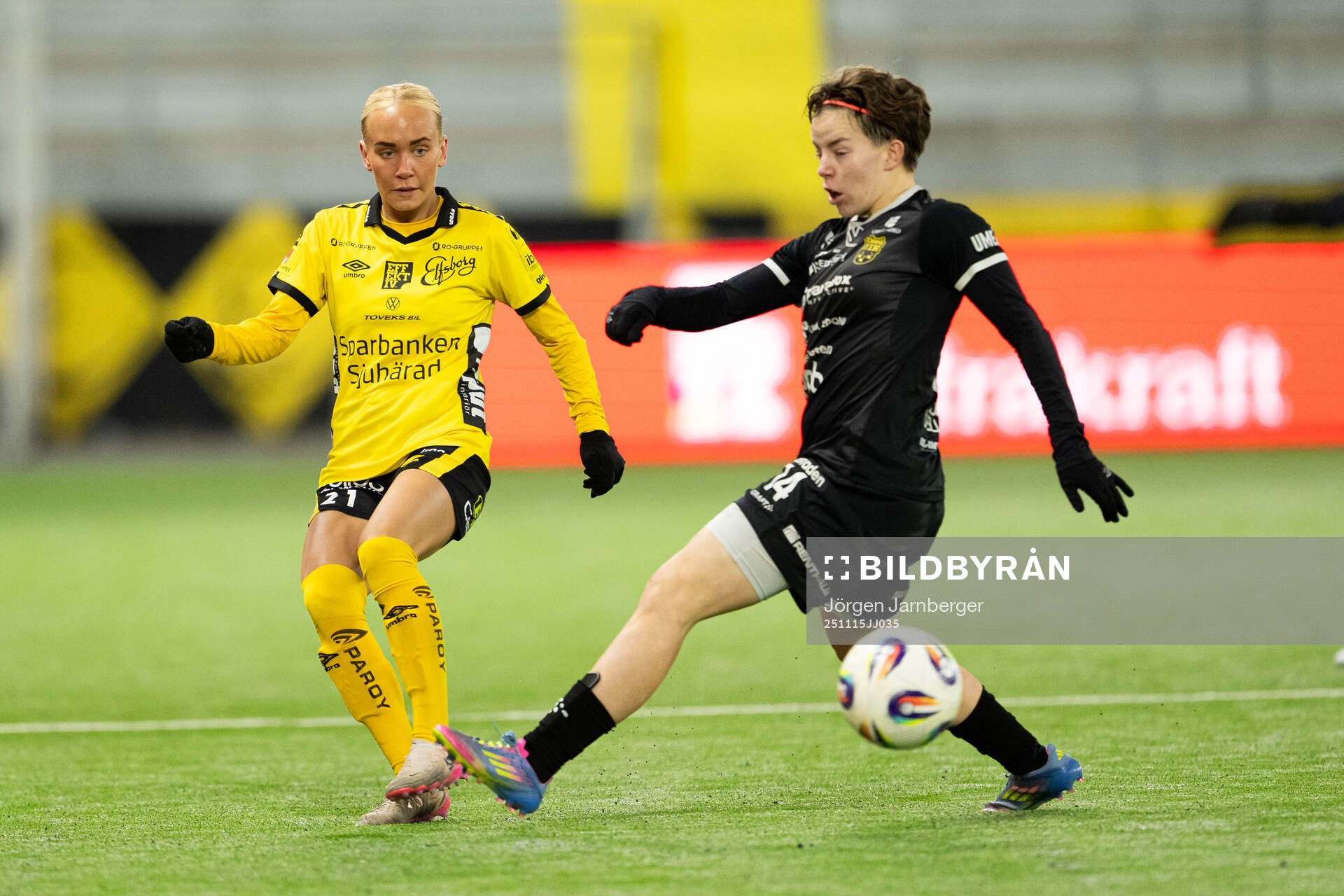 Elfsborgs Tea Skoglund och Umeås Isabelle Goldmann