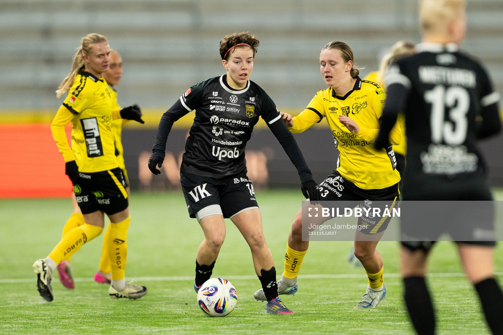 Umeås Isabelle Goldmann och Elfsborgs Ellen Nilsson