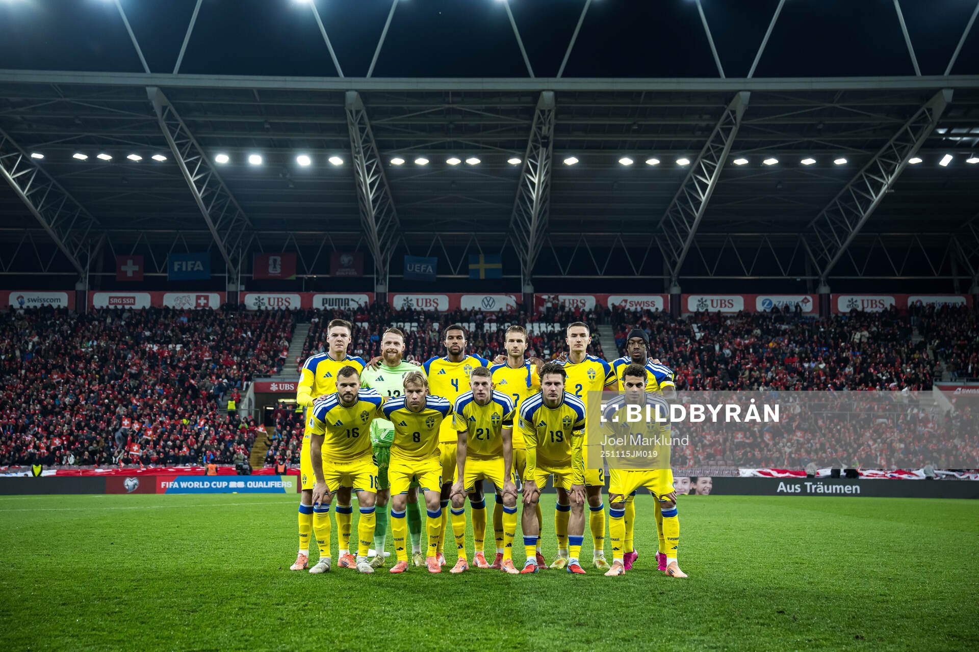 The starting eleven of Sweden pose for a team photo