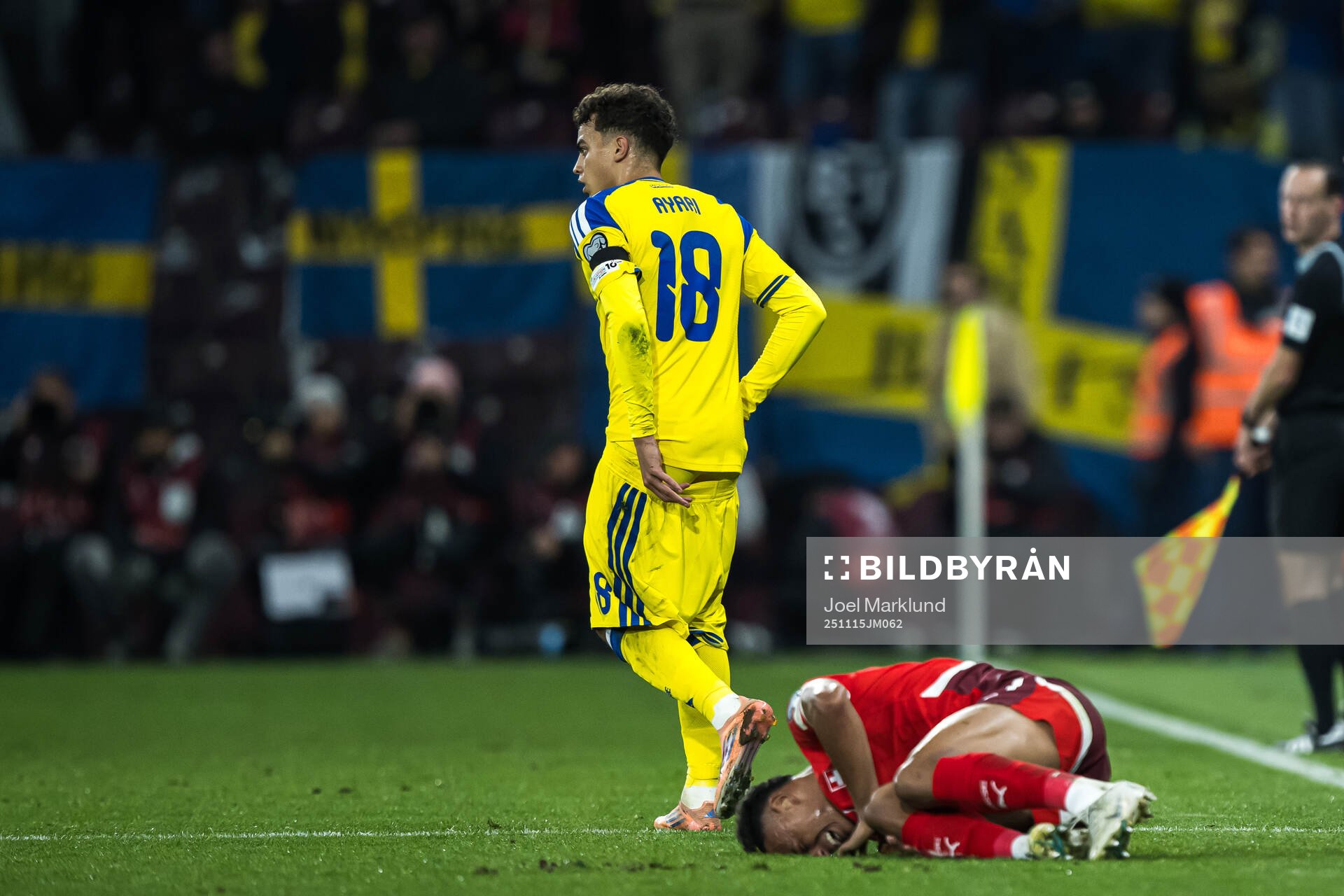 Yasin Ayari of Sweden, Dan Ndoye of Switzerland