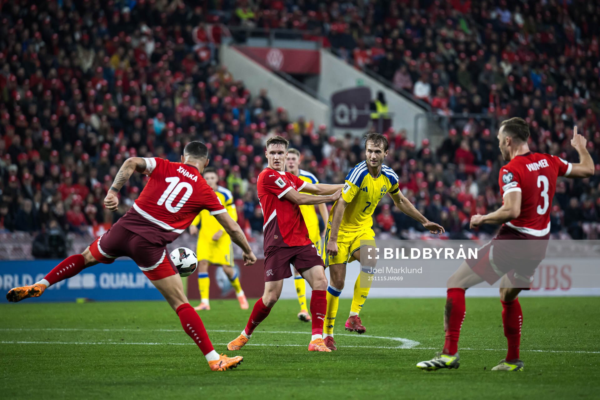 Benjamin Nygren of Sweden against Granit Xhaka and Michel