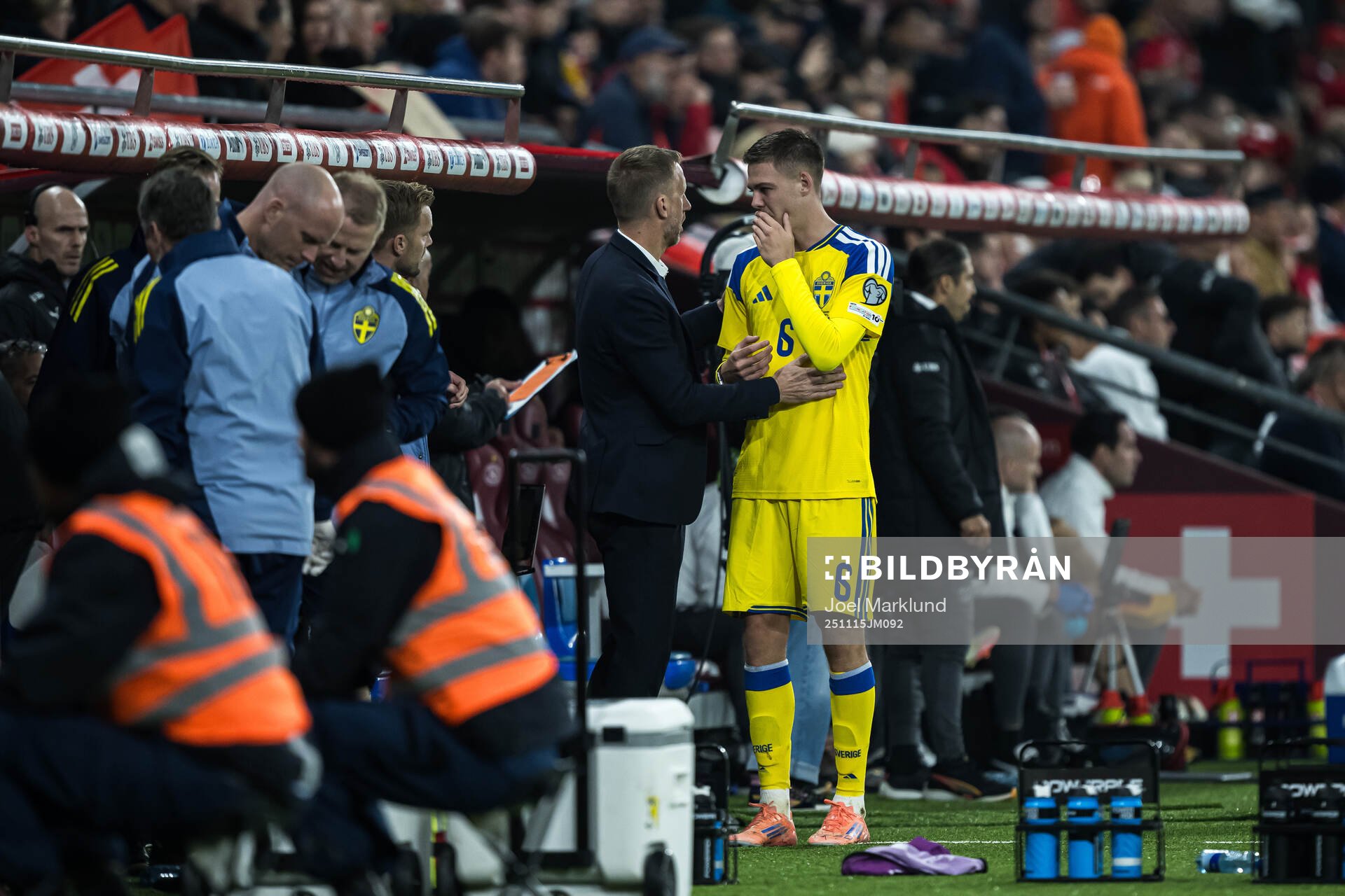 Head coach Graham Potter and Emil Holm of Sweden