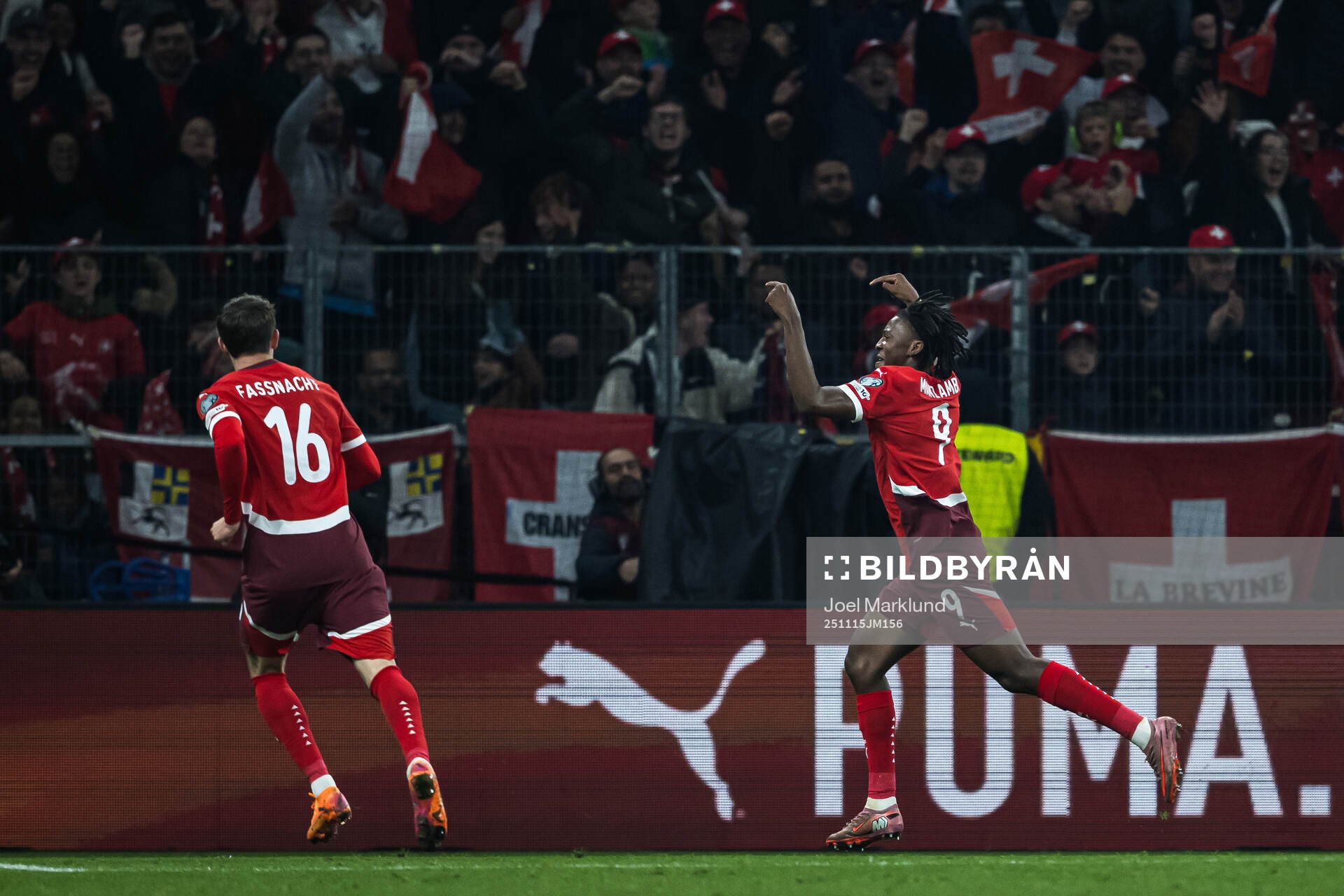 Johan Manzambi of Switzerland celebrates the 4-1 goal