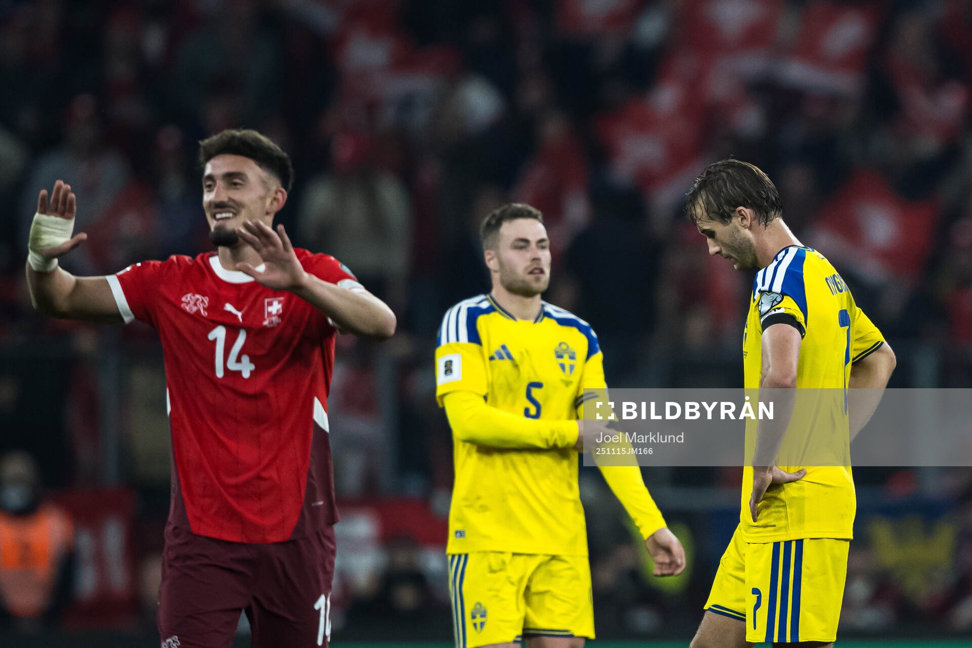 Gabriel Gudmundsson and Benjamin Nygren of Sweden look