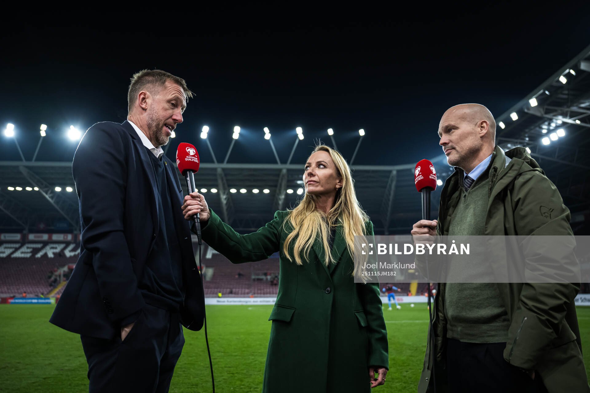 Head coach Graham Potter of Sweden with Frida Nordstrand