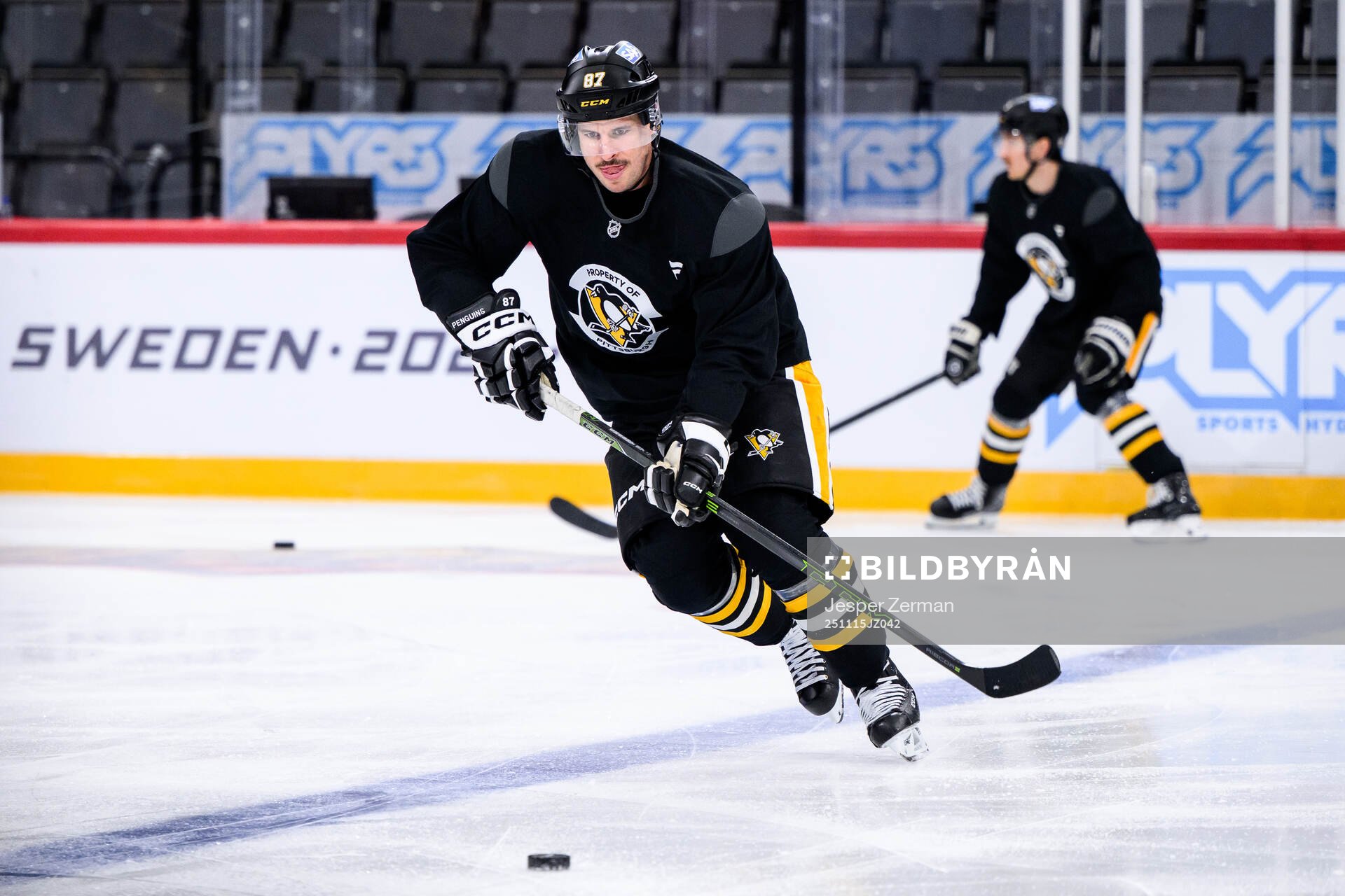 Sidney Crosby at a practice session with Pittsburgh Penguins