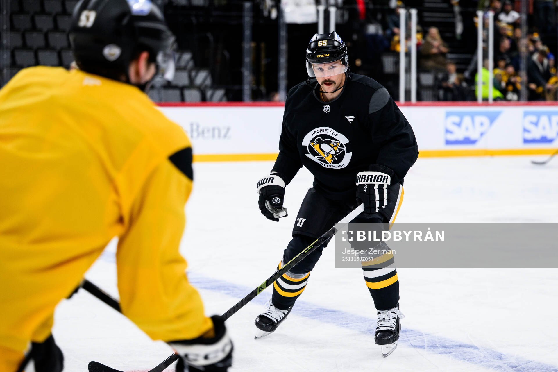 Erik Karlsson at a practice session with Pittsburgh Penguins