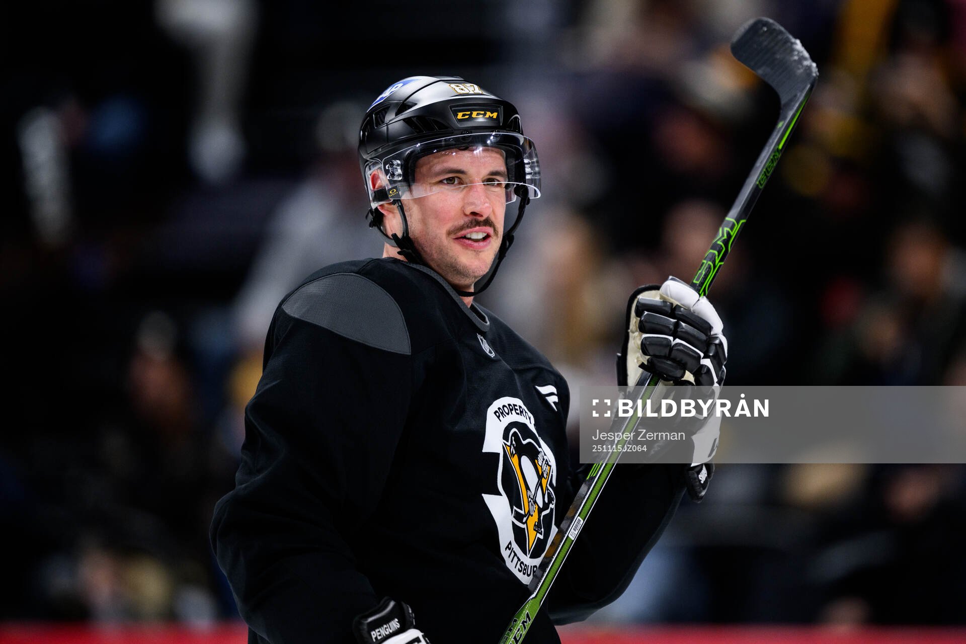 Sidney Crosby at a practice session with Pittsburgh Penguins